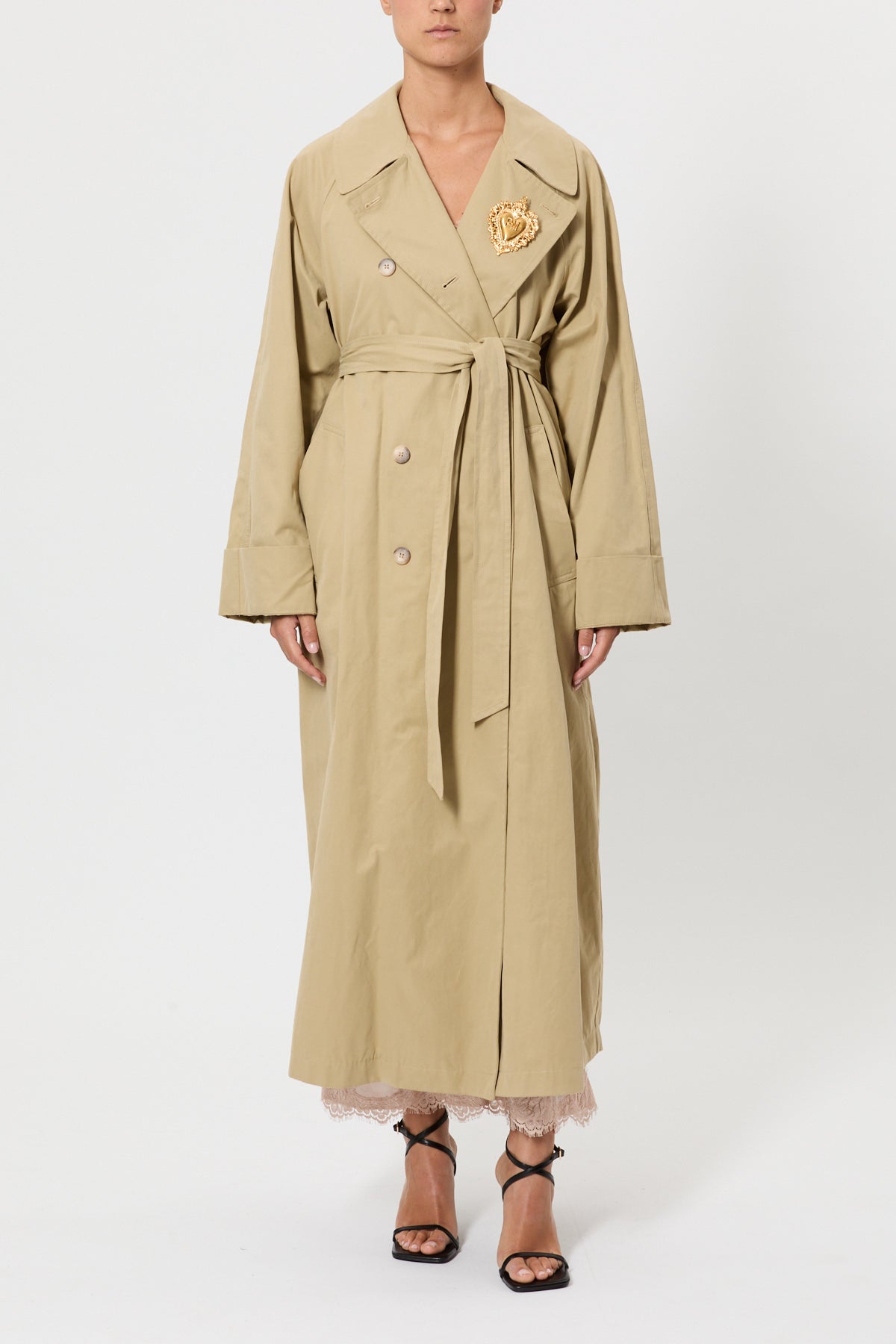 TRENCH LUNGO CON CINTURA