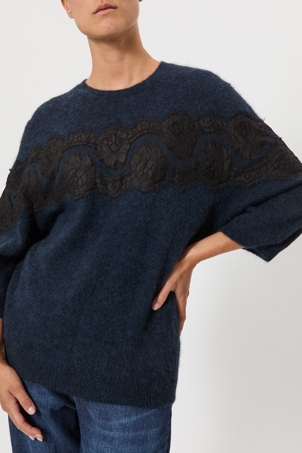 MAGLIA CON PIZZO
