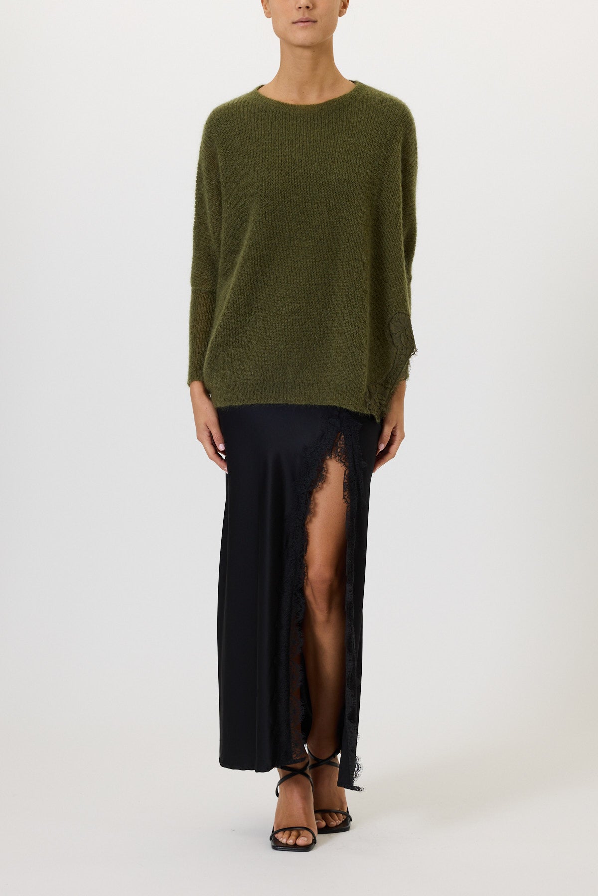 MAGLIA CON SPACCHI E PIZZO