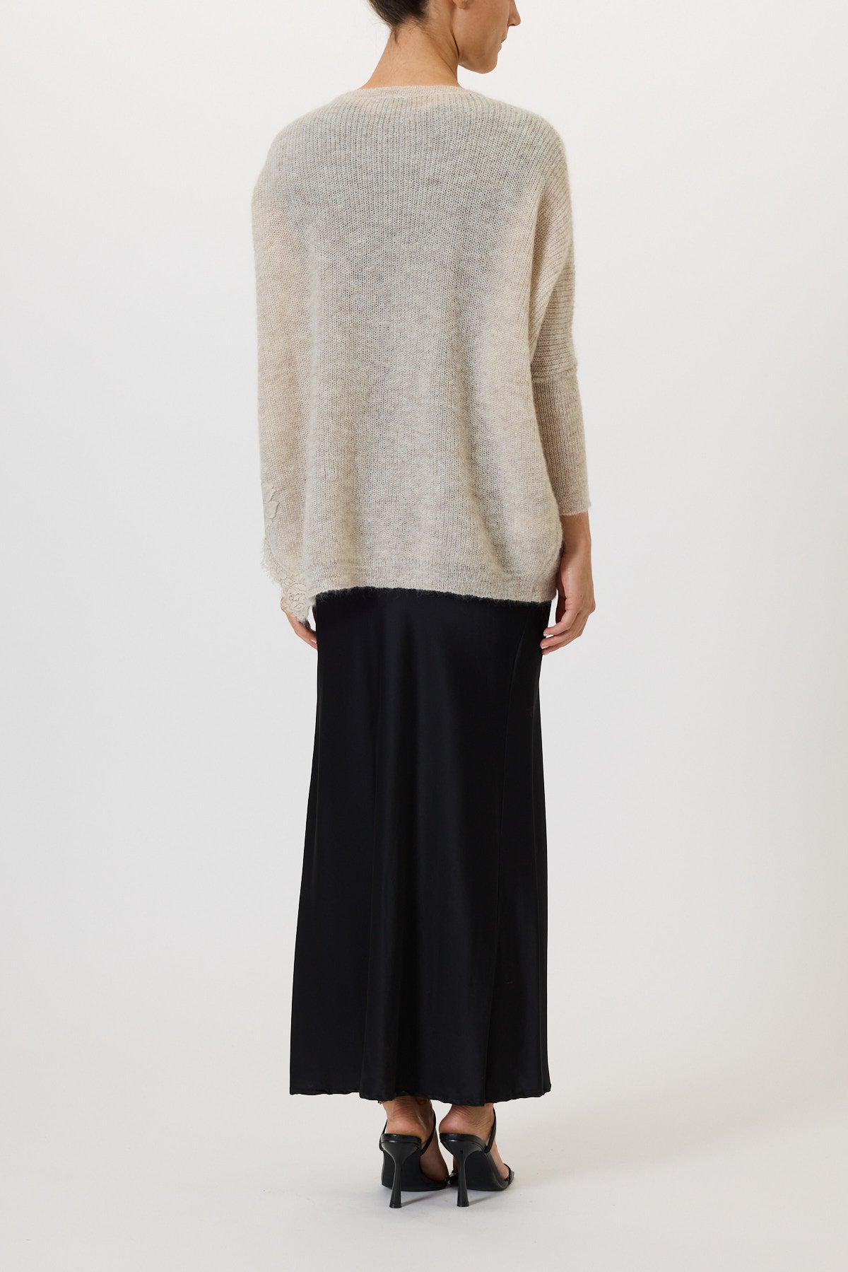 MAGLIA CON SPACCHI E PIZZO