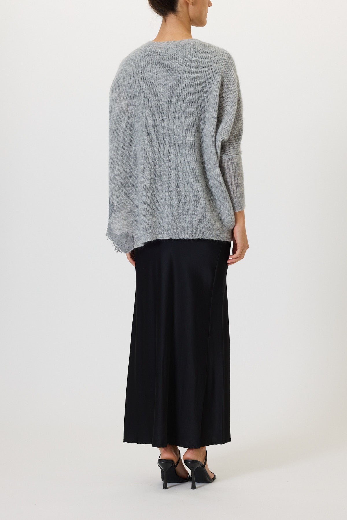 MAGLIA CON SPACCHI E PIZZO