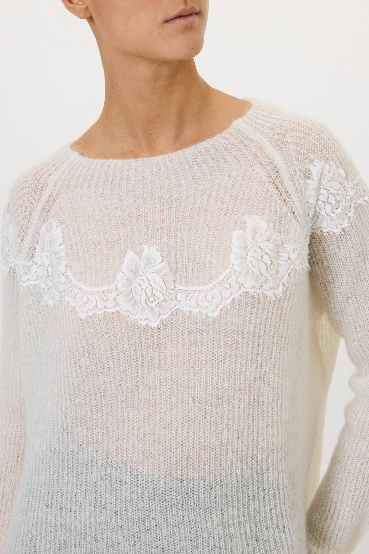 Boat neck sweater with lace