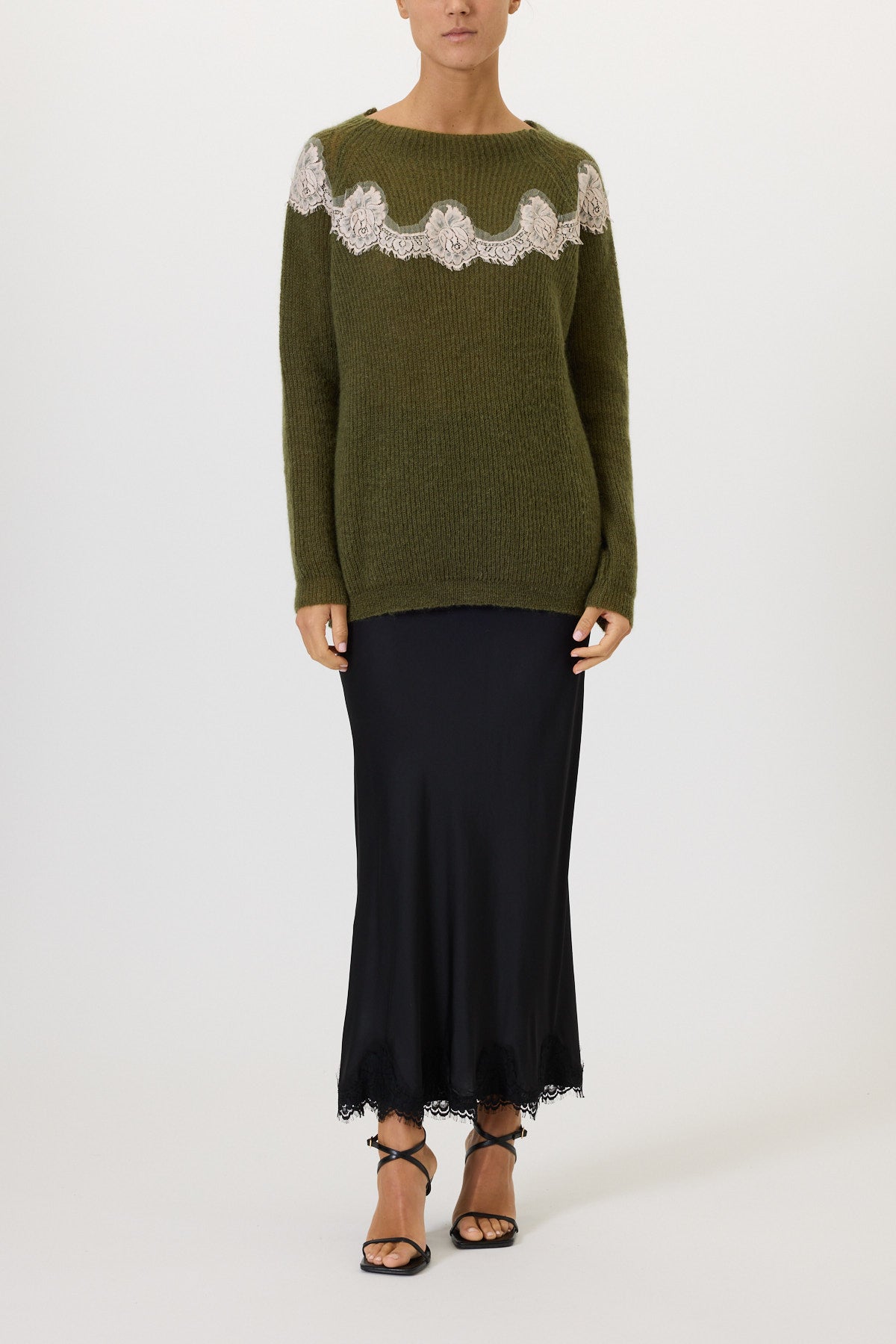 Boat neck sweater with lace