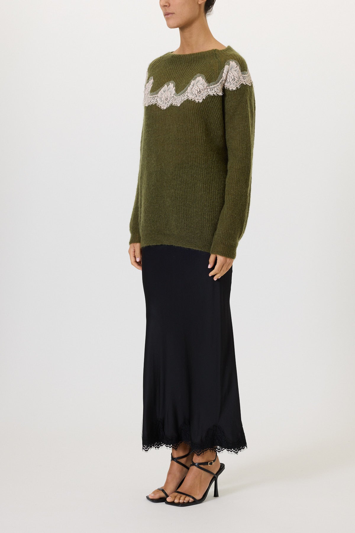 Boat neck sweater with lace