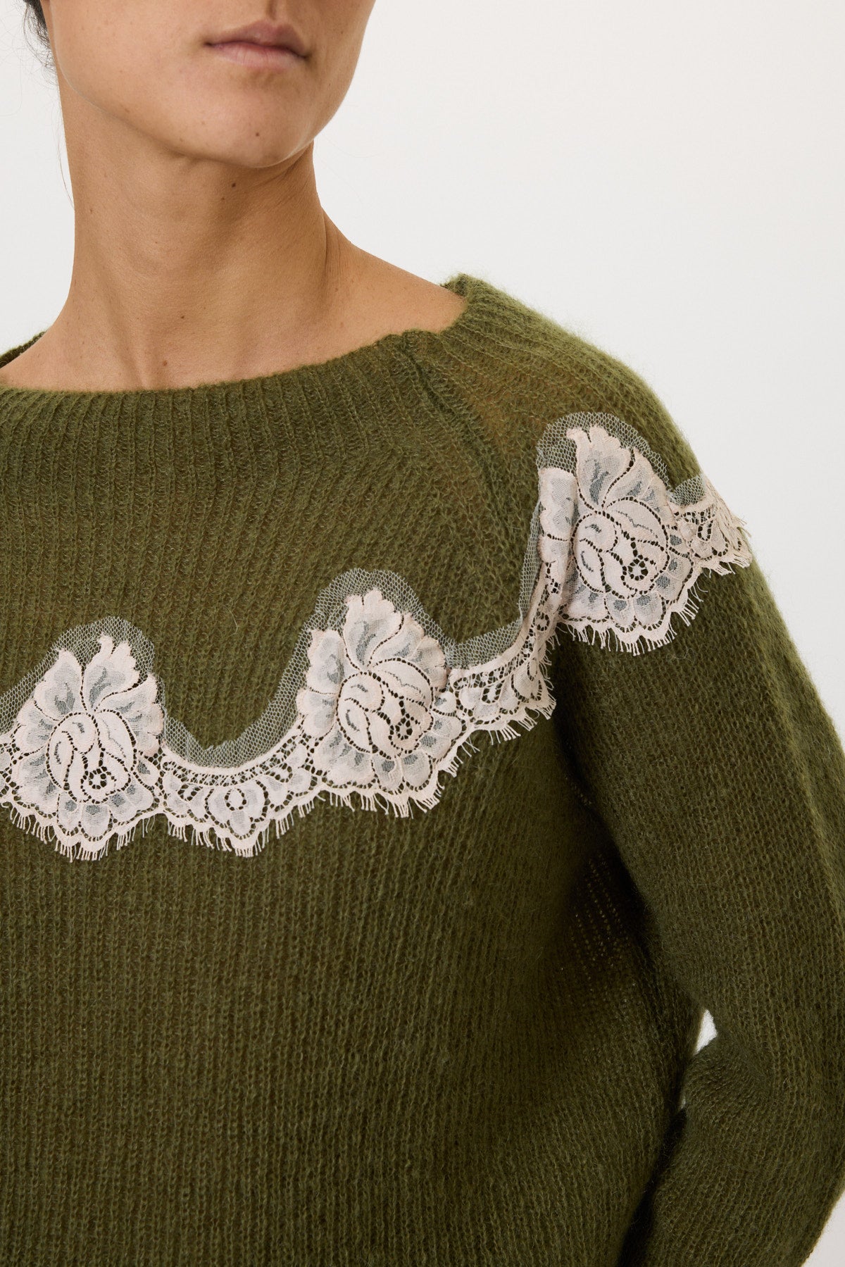 Boat neck sweater with lace