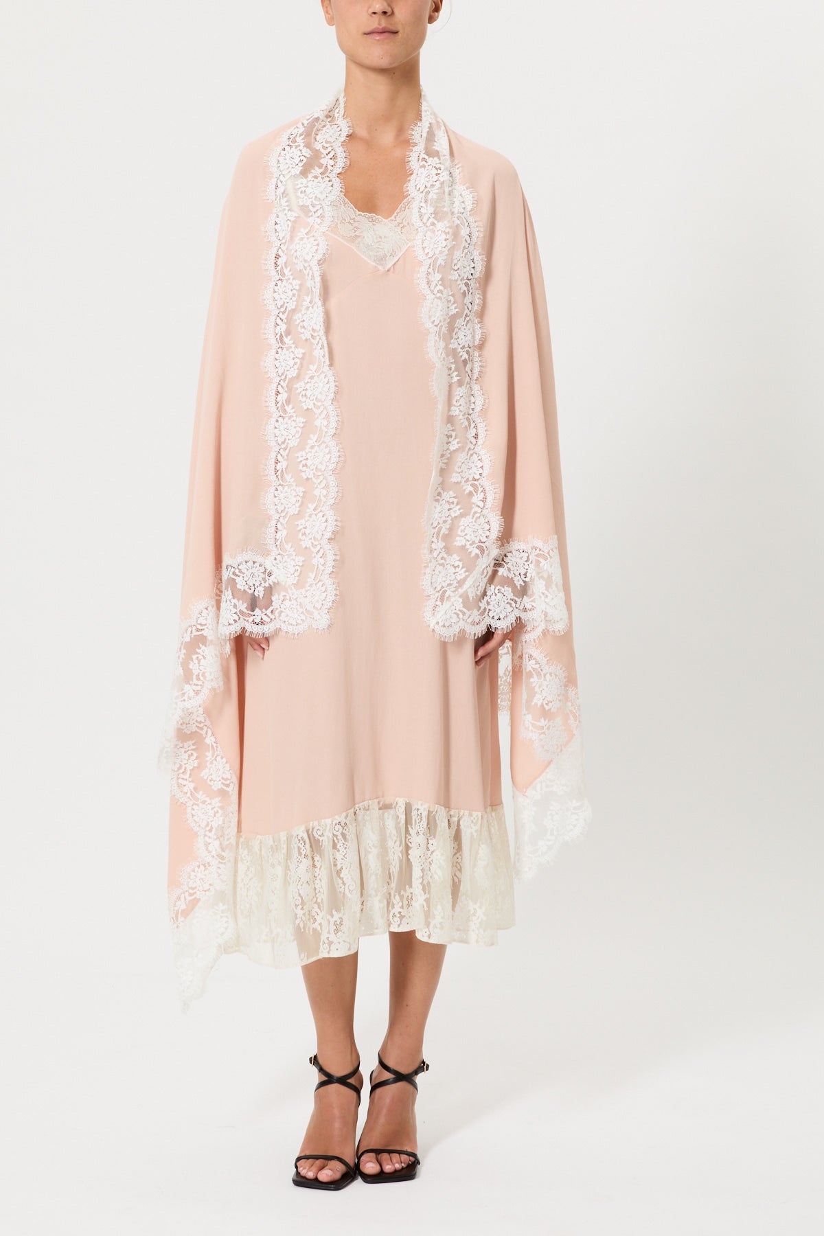 SHAWL WITH LACE