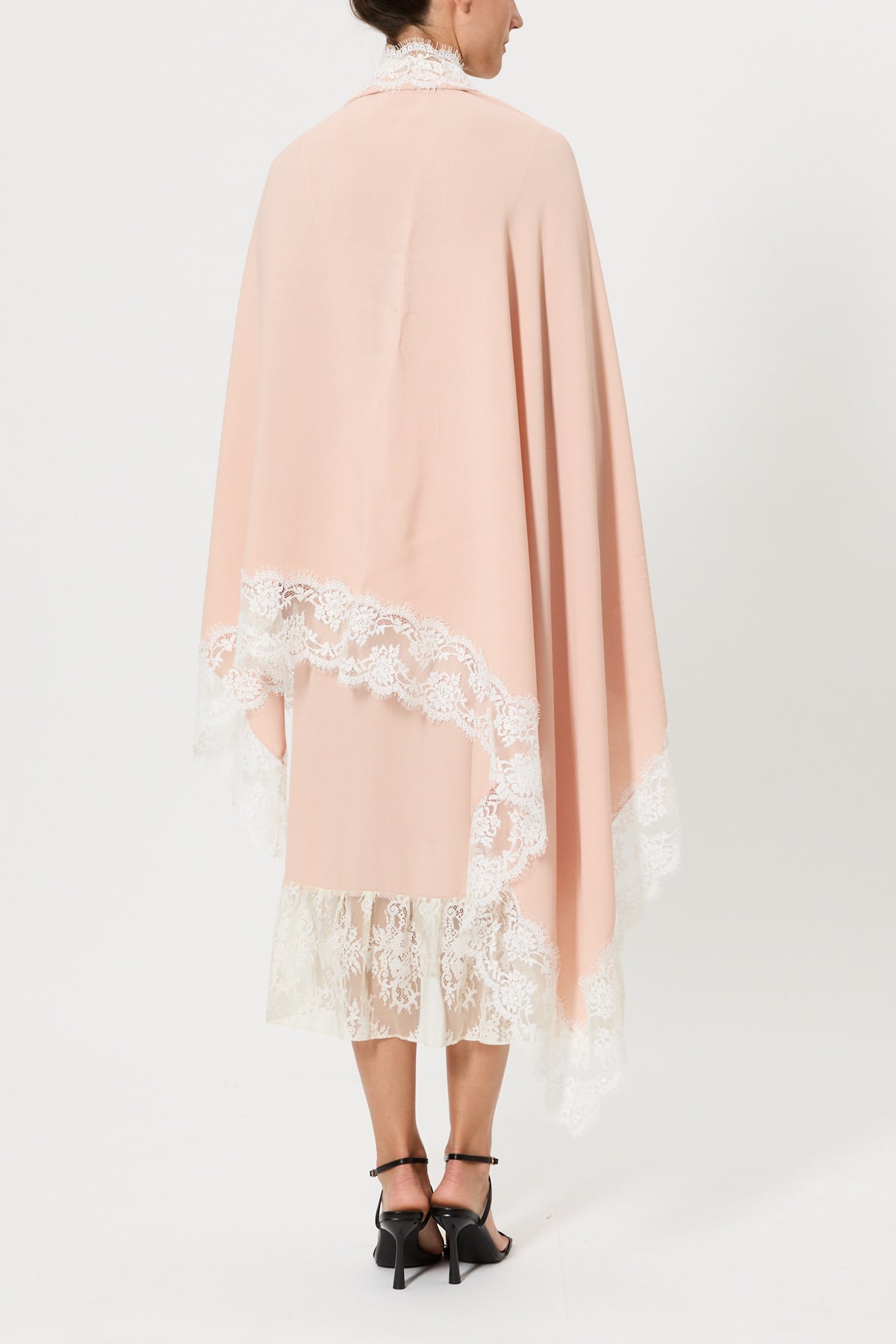 SHAWL WITH LACE