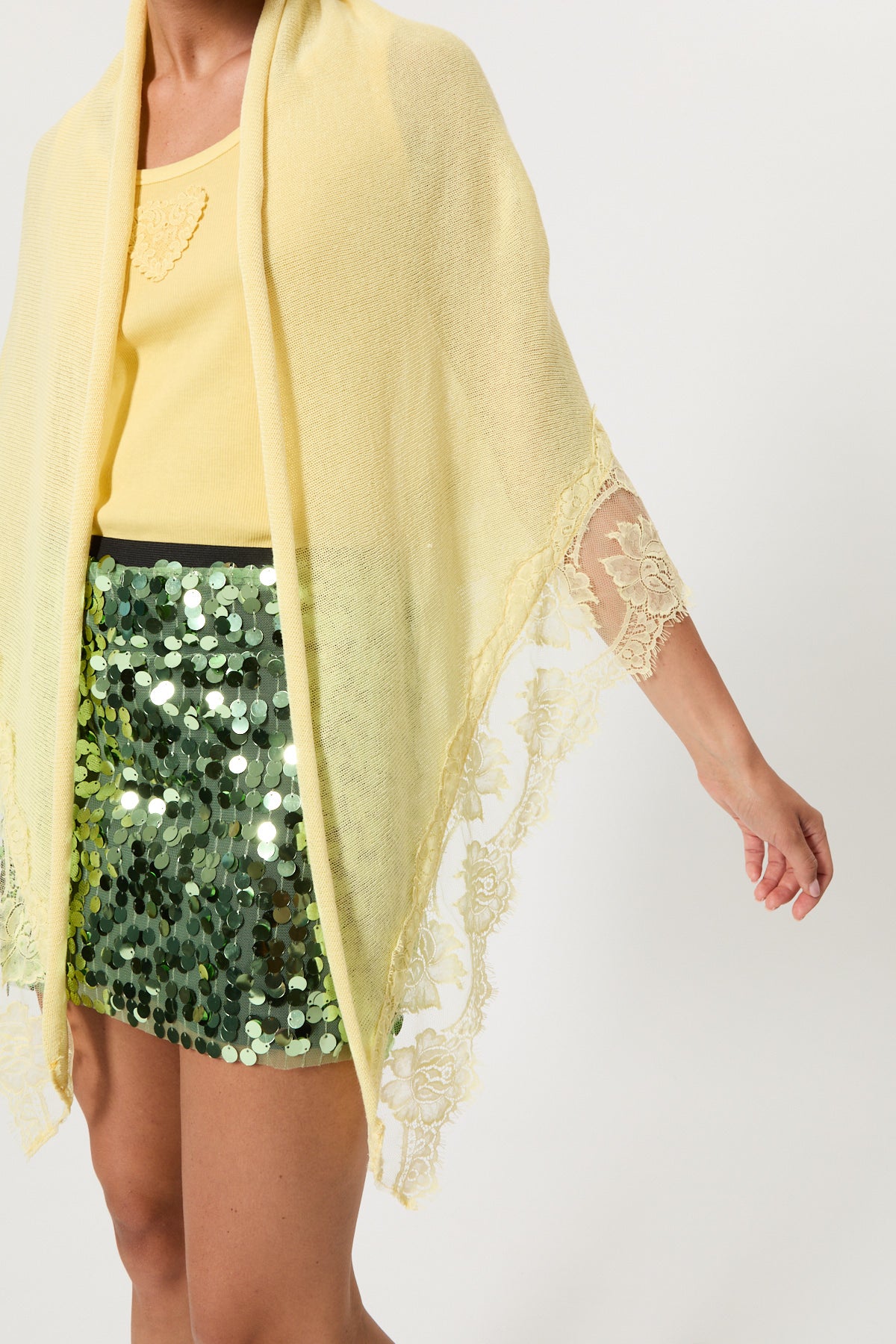 KEFIA WITH LACE