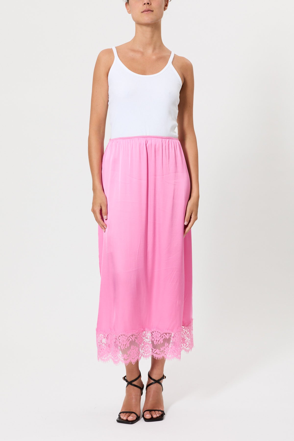 GONNA IN RASO CON PIZZO