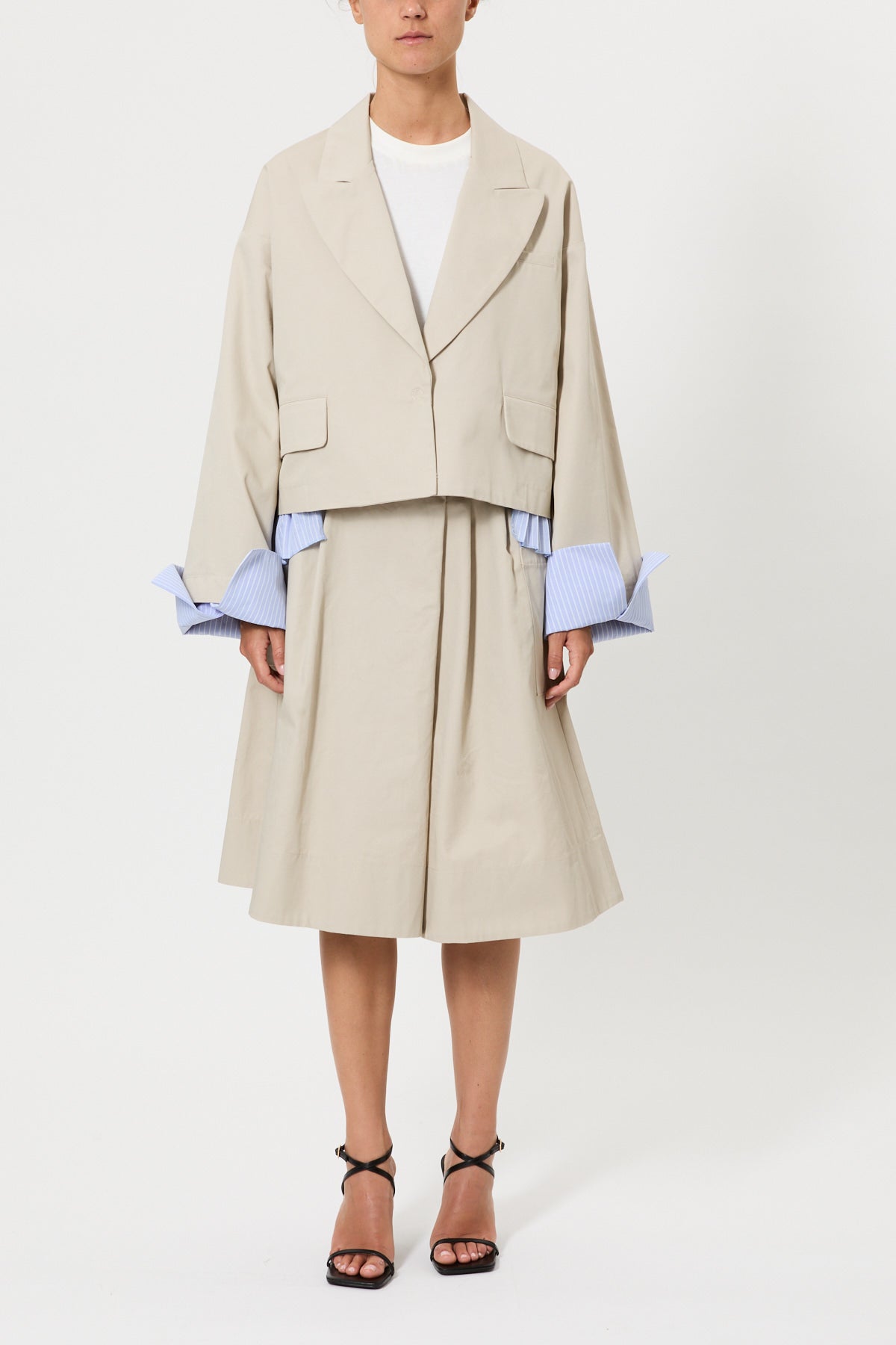 GIACCA IN GABARDINA CON POLSI RIGATI E PLISSET