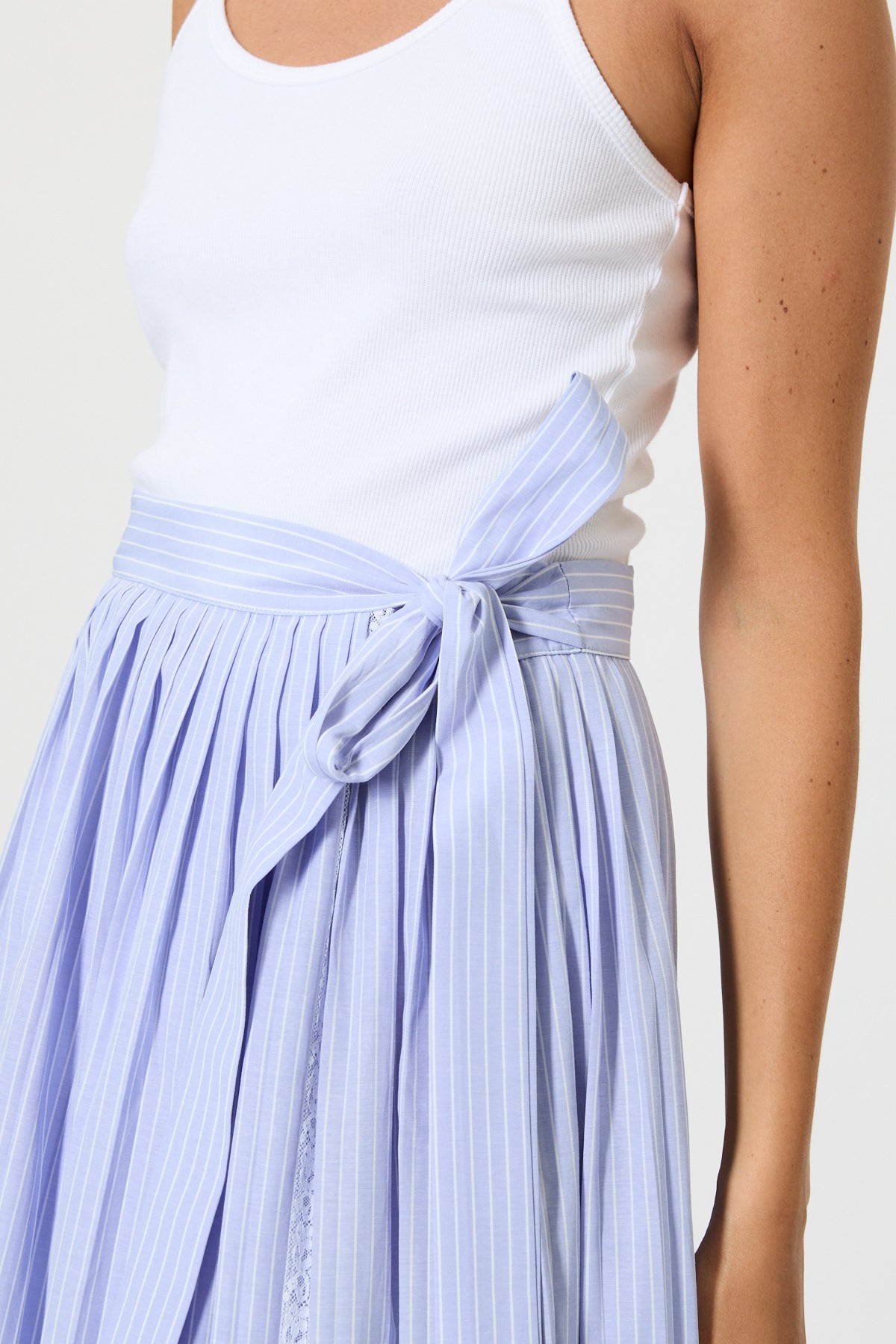 LONG PLEATED SKIRT WITH LACE