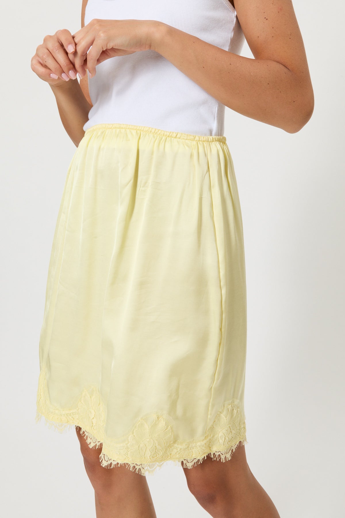 SATIN MINI SKIRT WITH LACE