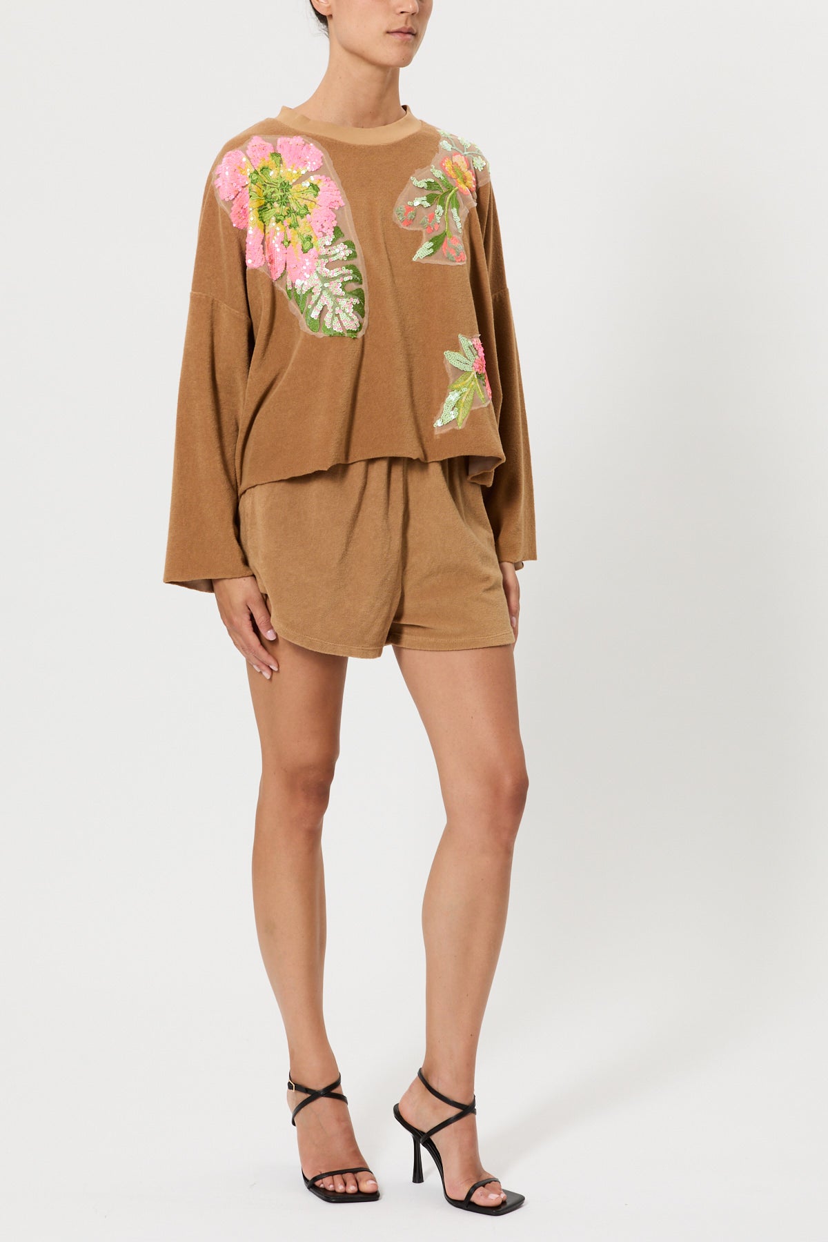 CREW NECK SWEATSHIRT WITH SEQUIN EMBROIDERY