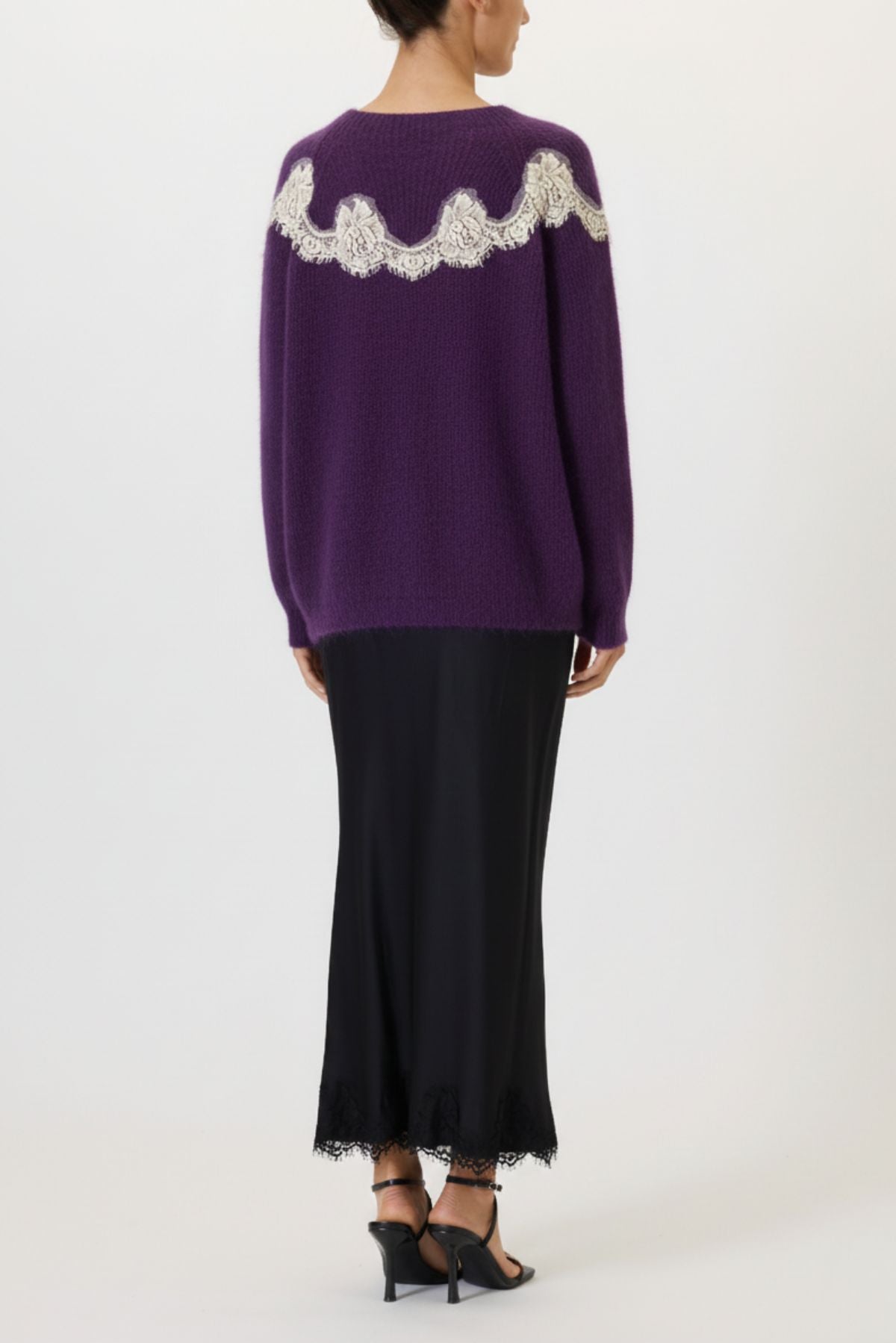 Boat neck sweater with lace