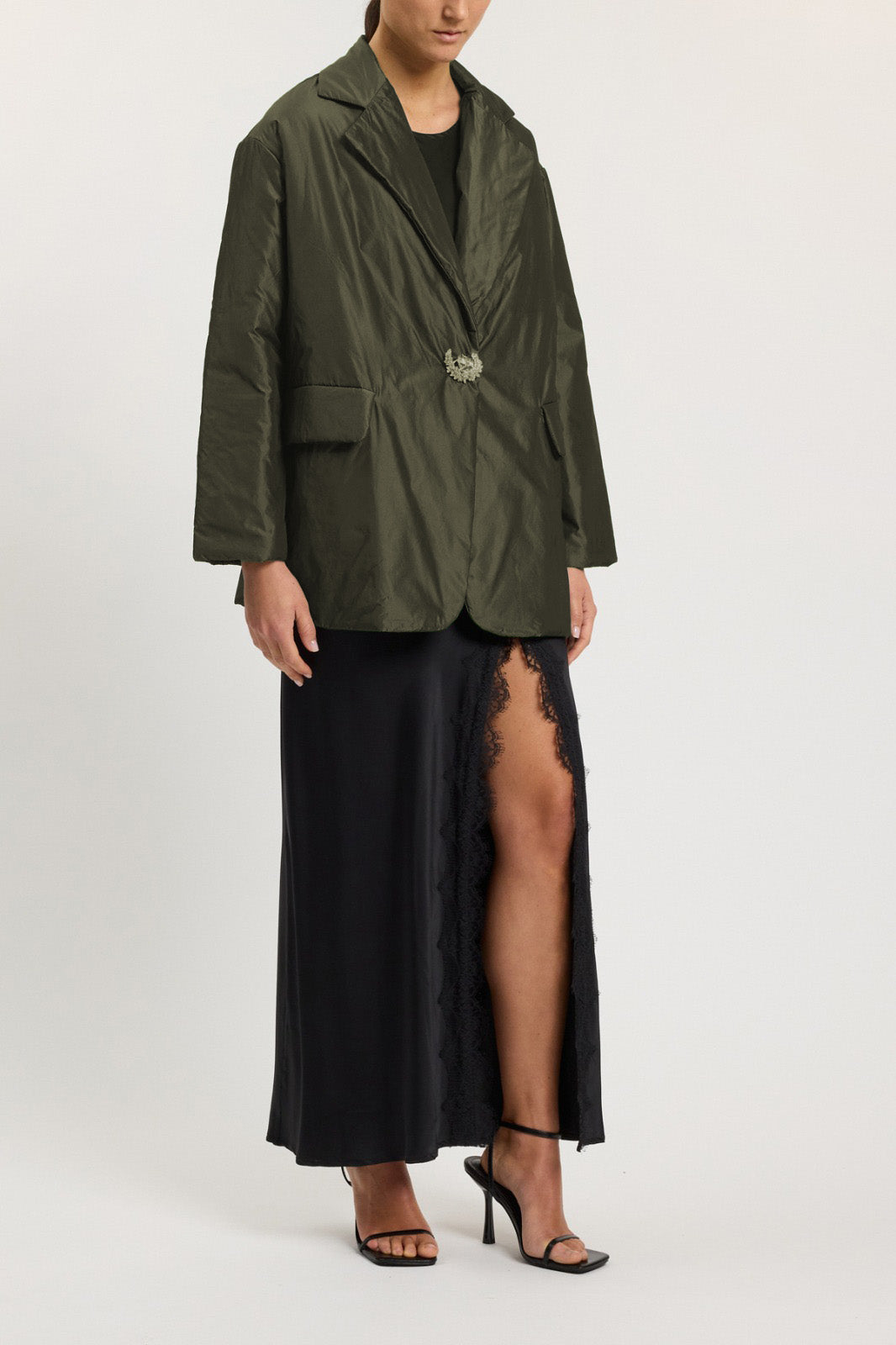 100 gram oversize jacket with jewelled button