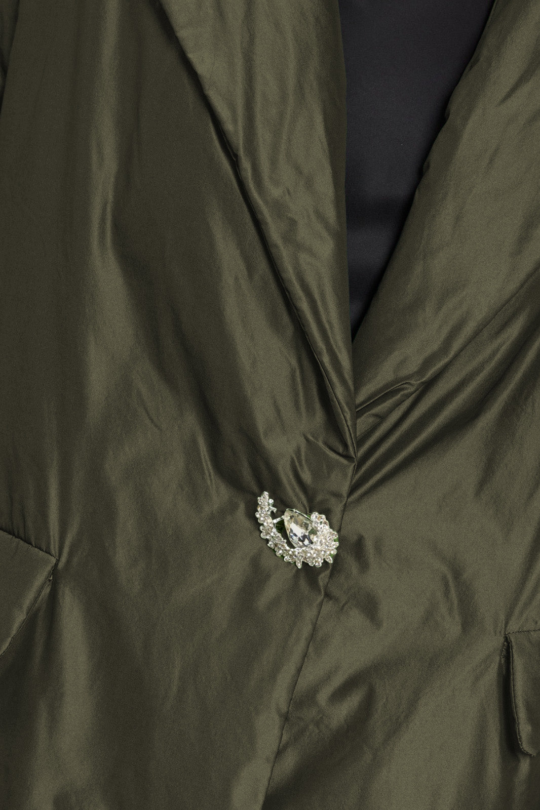 100 gram oversize jacket with jewelled button