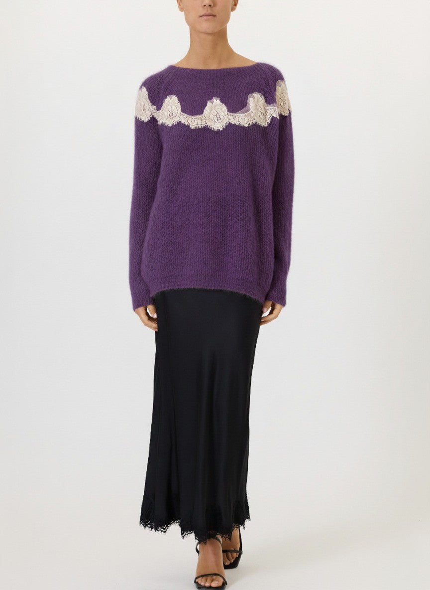 Boat neck sweater with lace