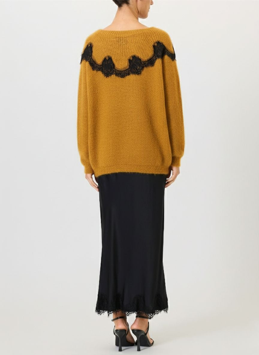 Boat neck sweater with lace
