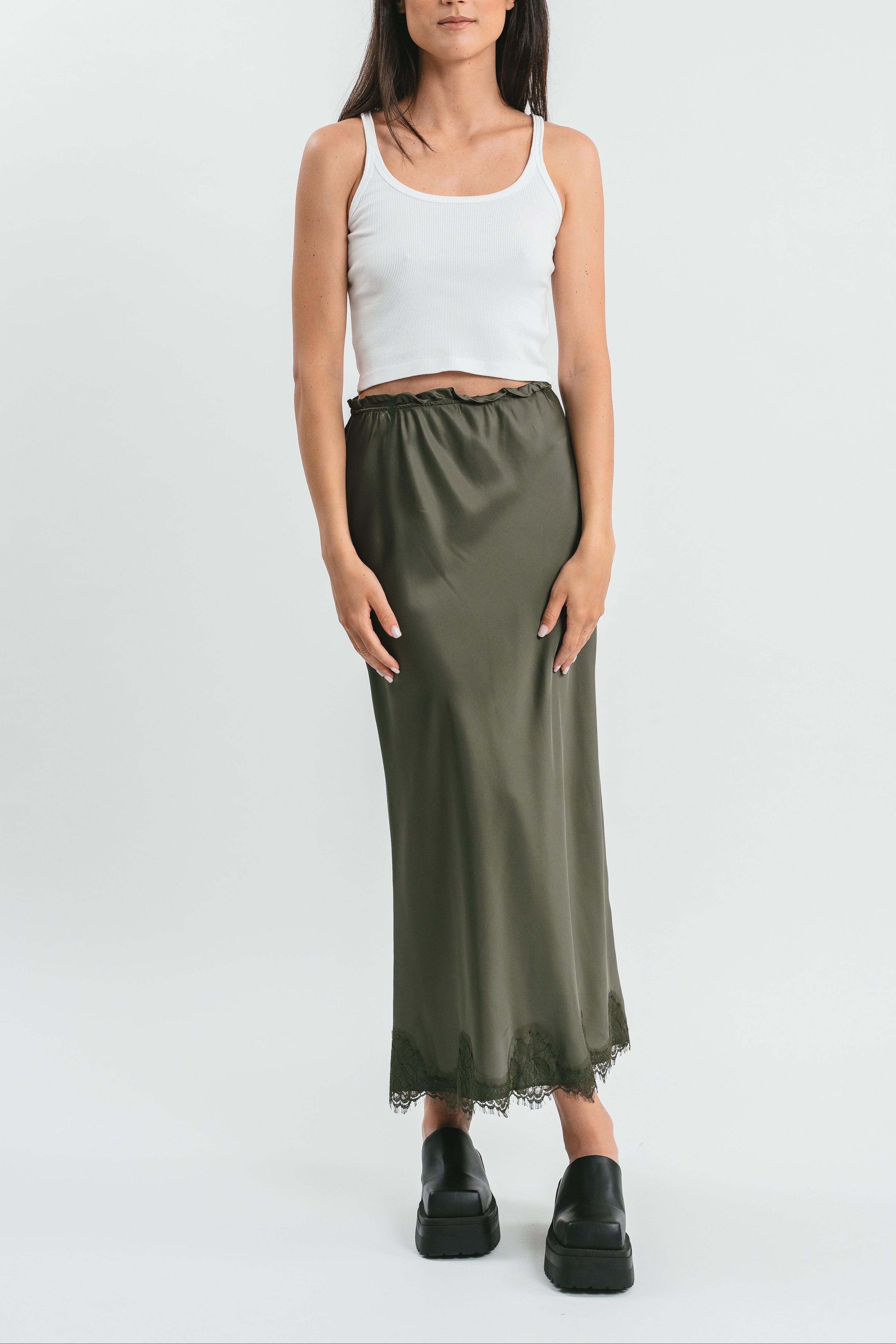 Gonna sirena verde militare in viscosa elasticizzata con rifiniture in pizzo francese Frontale