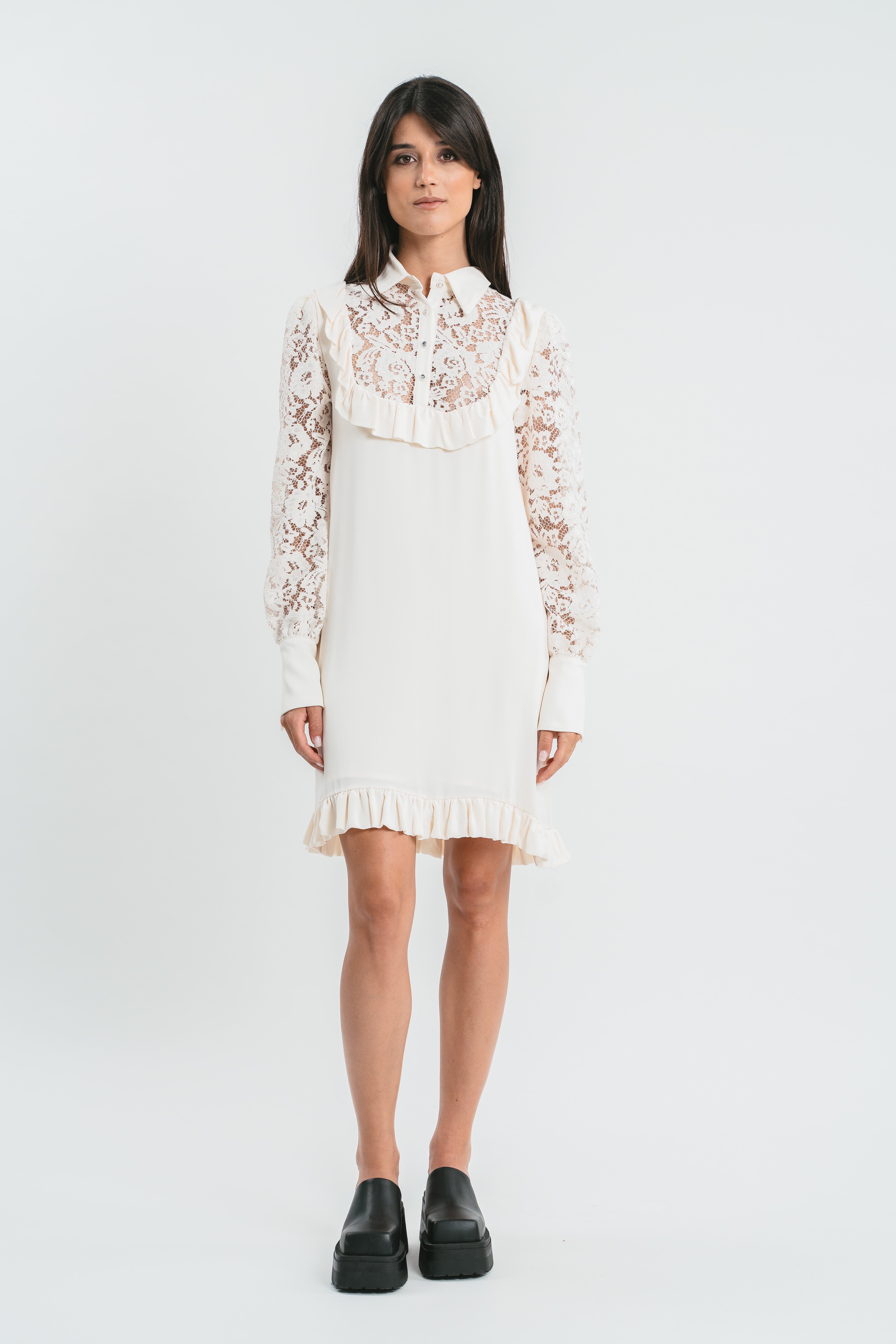 Short dress with lace plastron