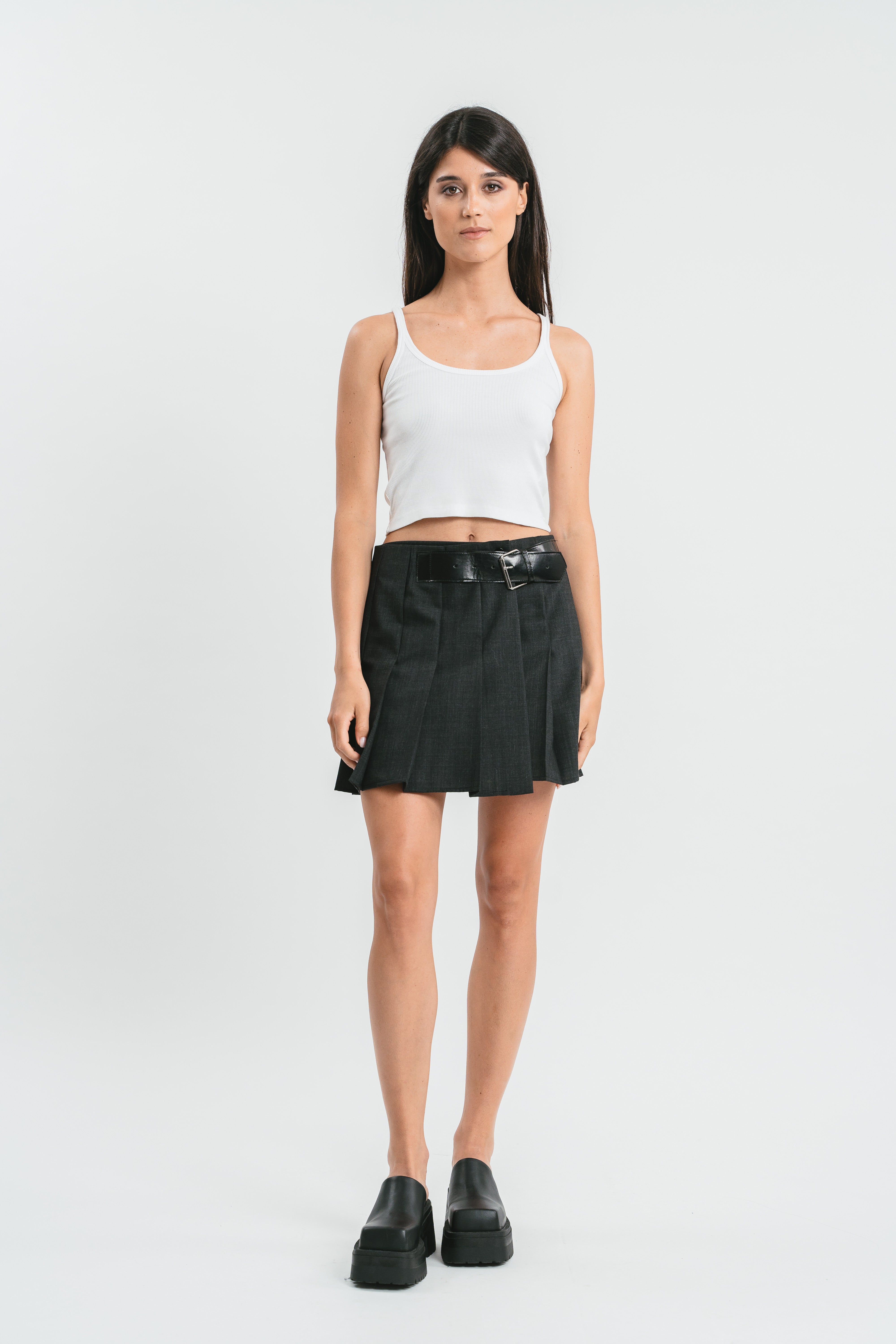 Short kilt skirt with eco-belt
