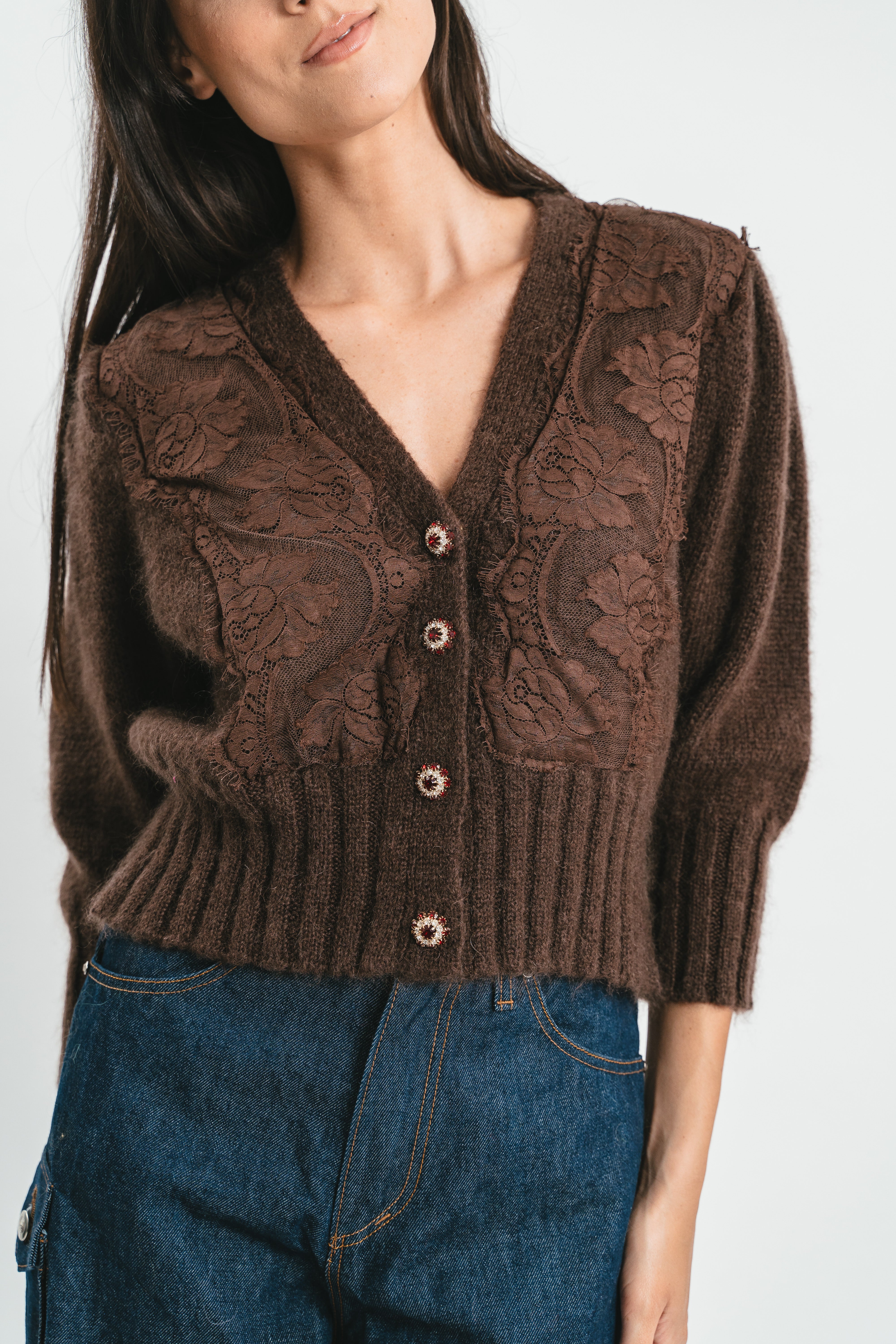Cropped cardigan with lace and buttons