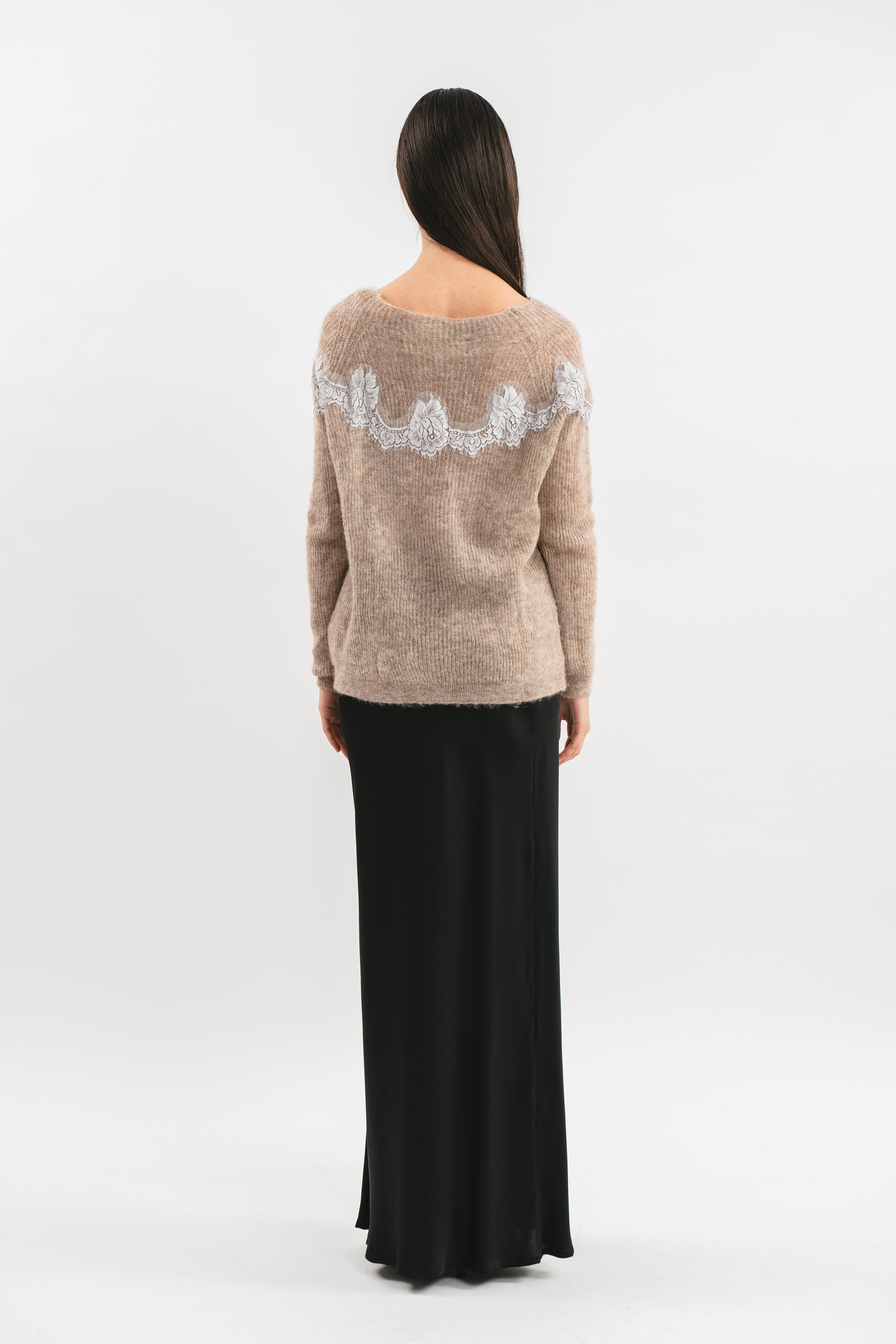 Boat neck sweater with lace