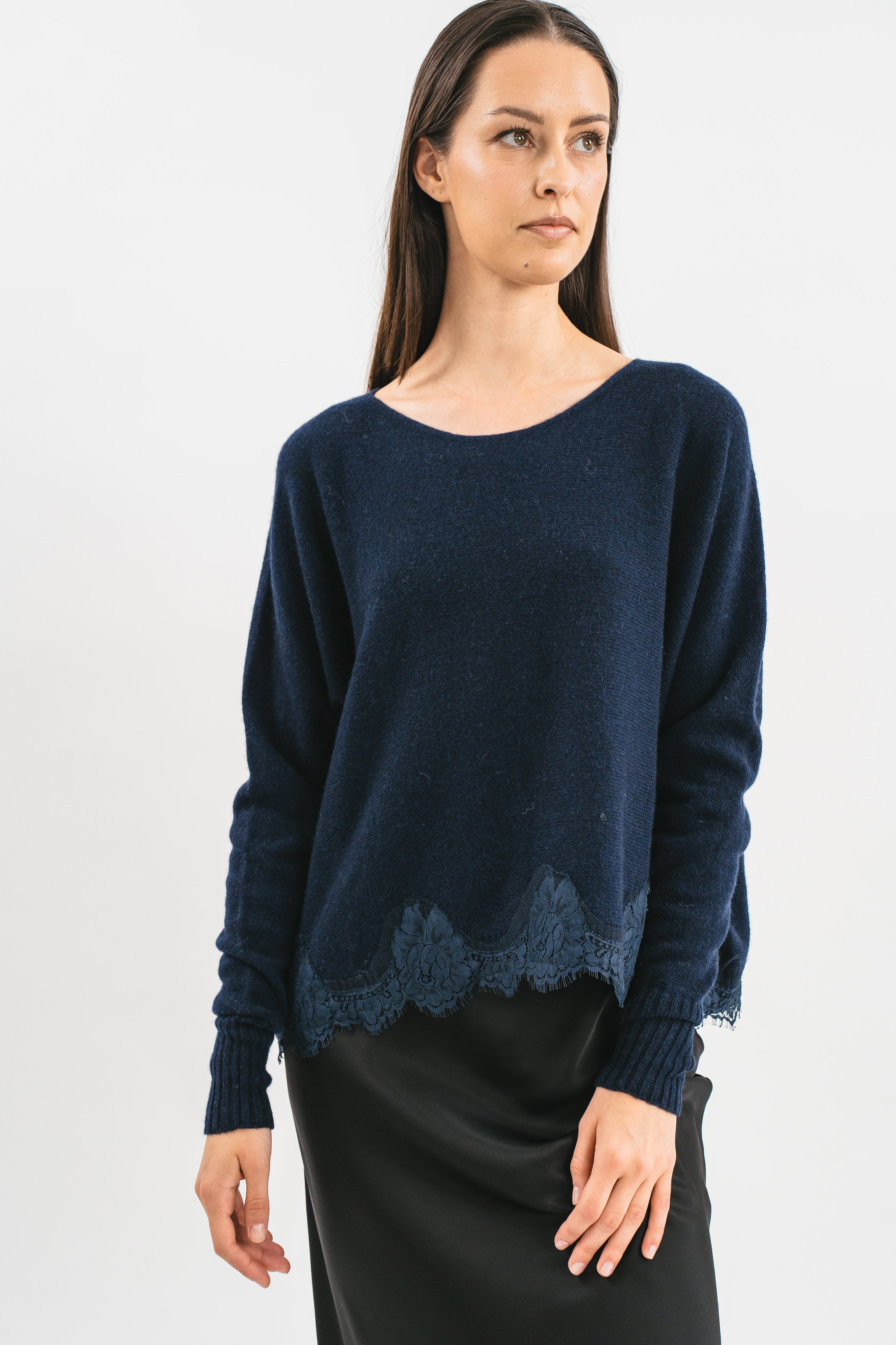 Rose boat neck sweater with lace