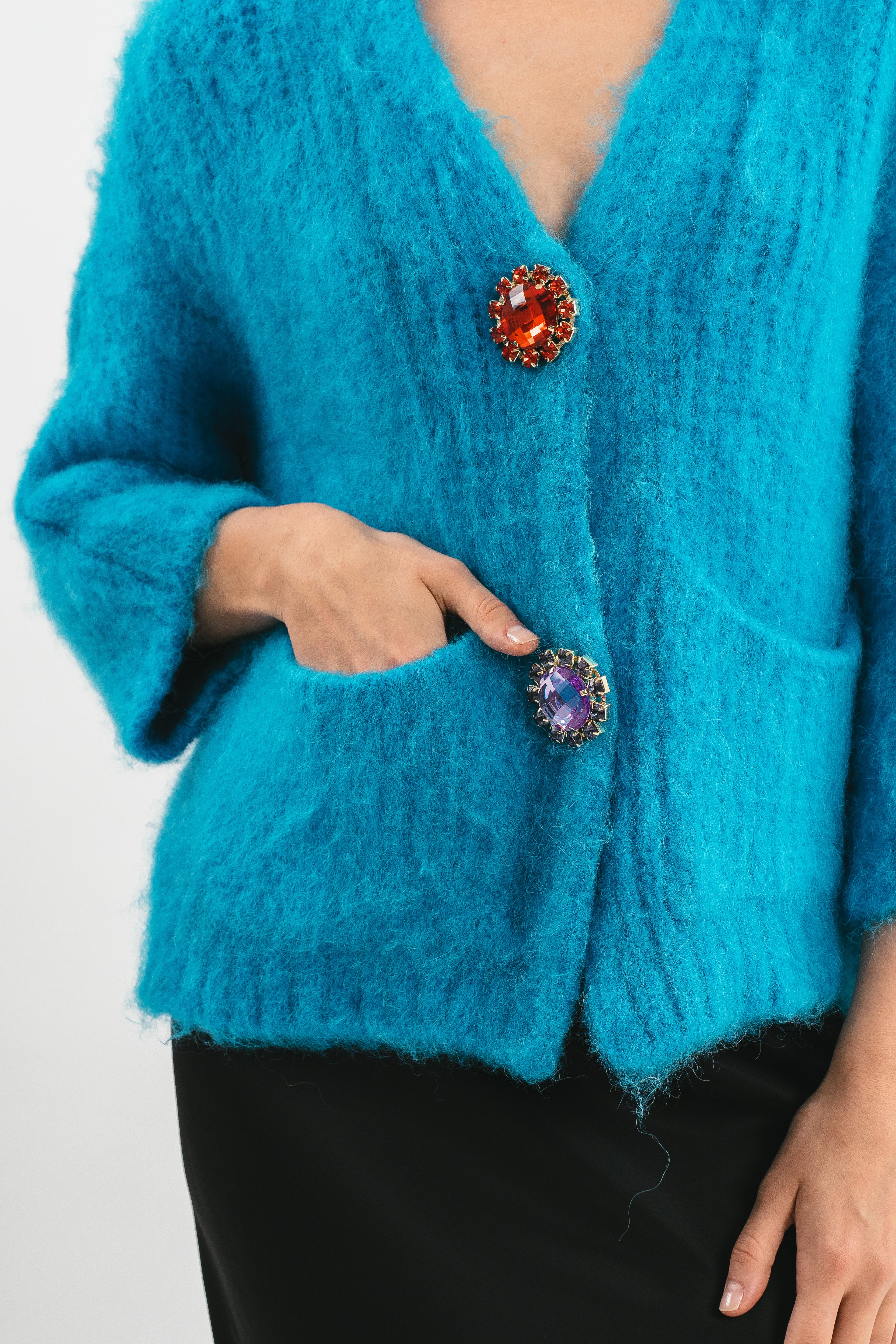 Oversized cardigan with pockets and jewel pins