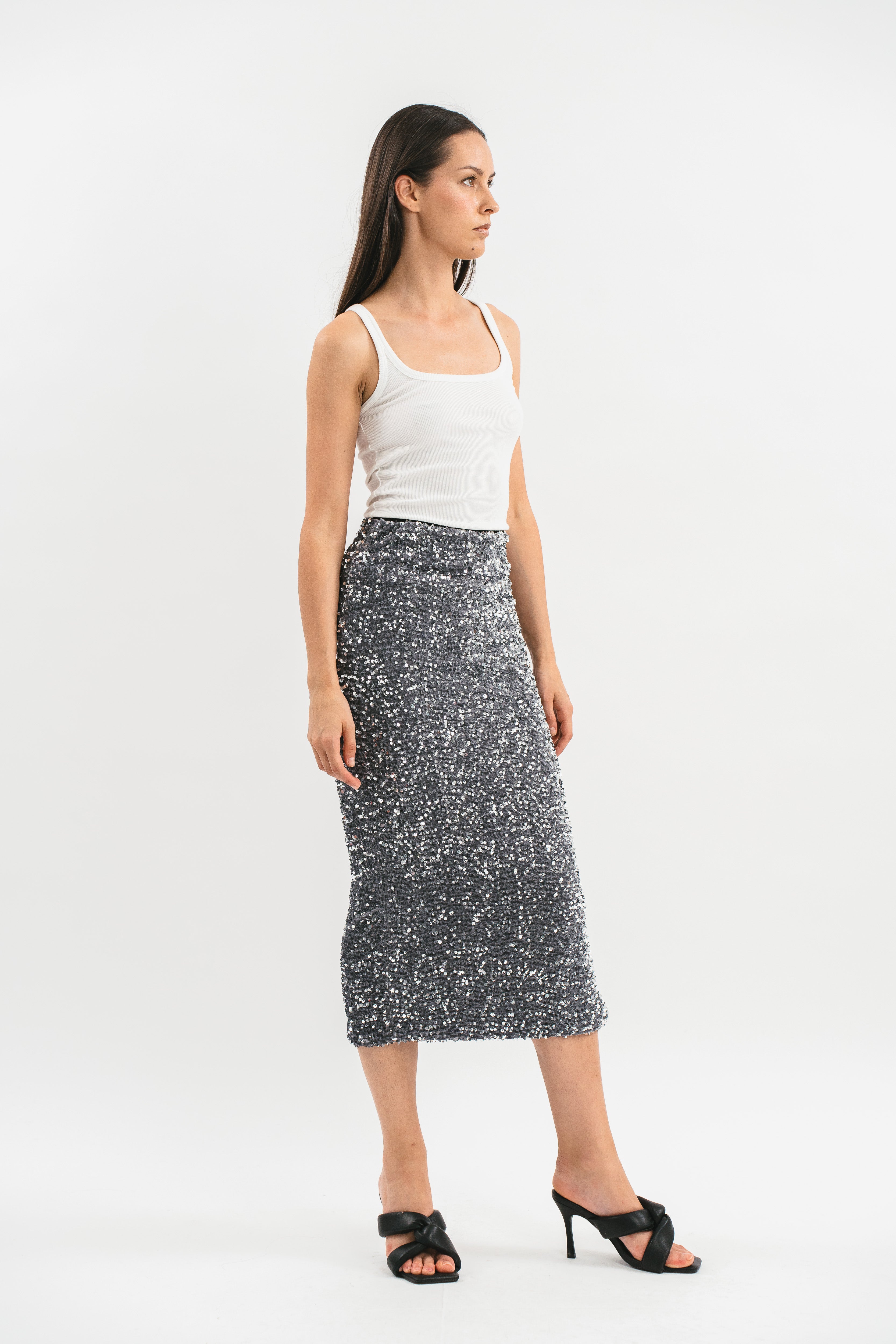 Sequined skirt with slit