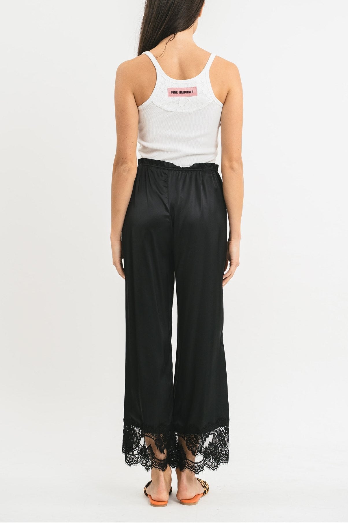 Pantalone nero longuette in viscosa satin elasticizzata e pregiato pizzo francese Posteriore