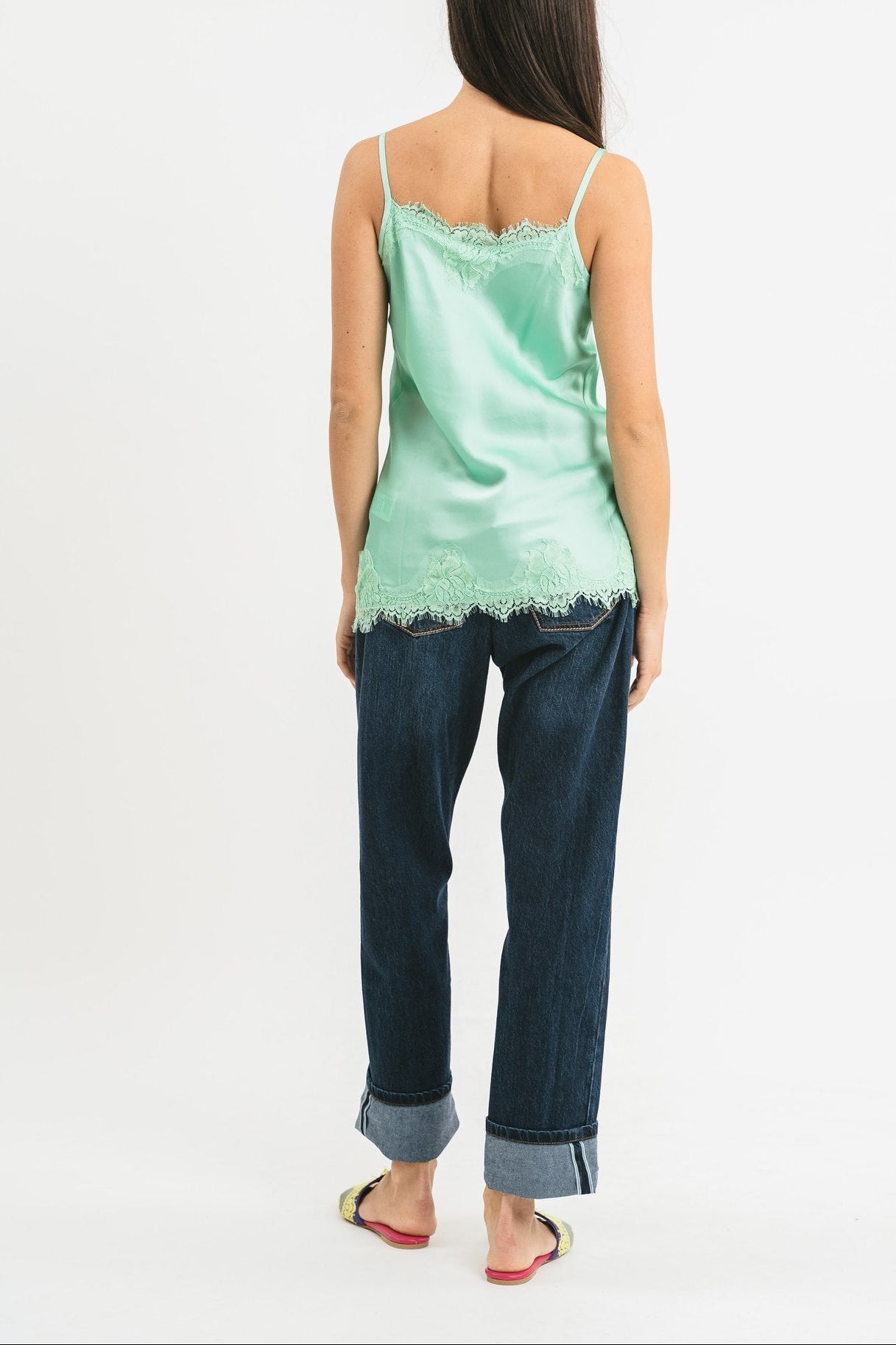 Top giada in viscosa satin elasticizzata con rifiniture in pregiato pizzo francese Posteriore