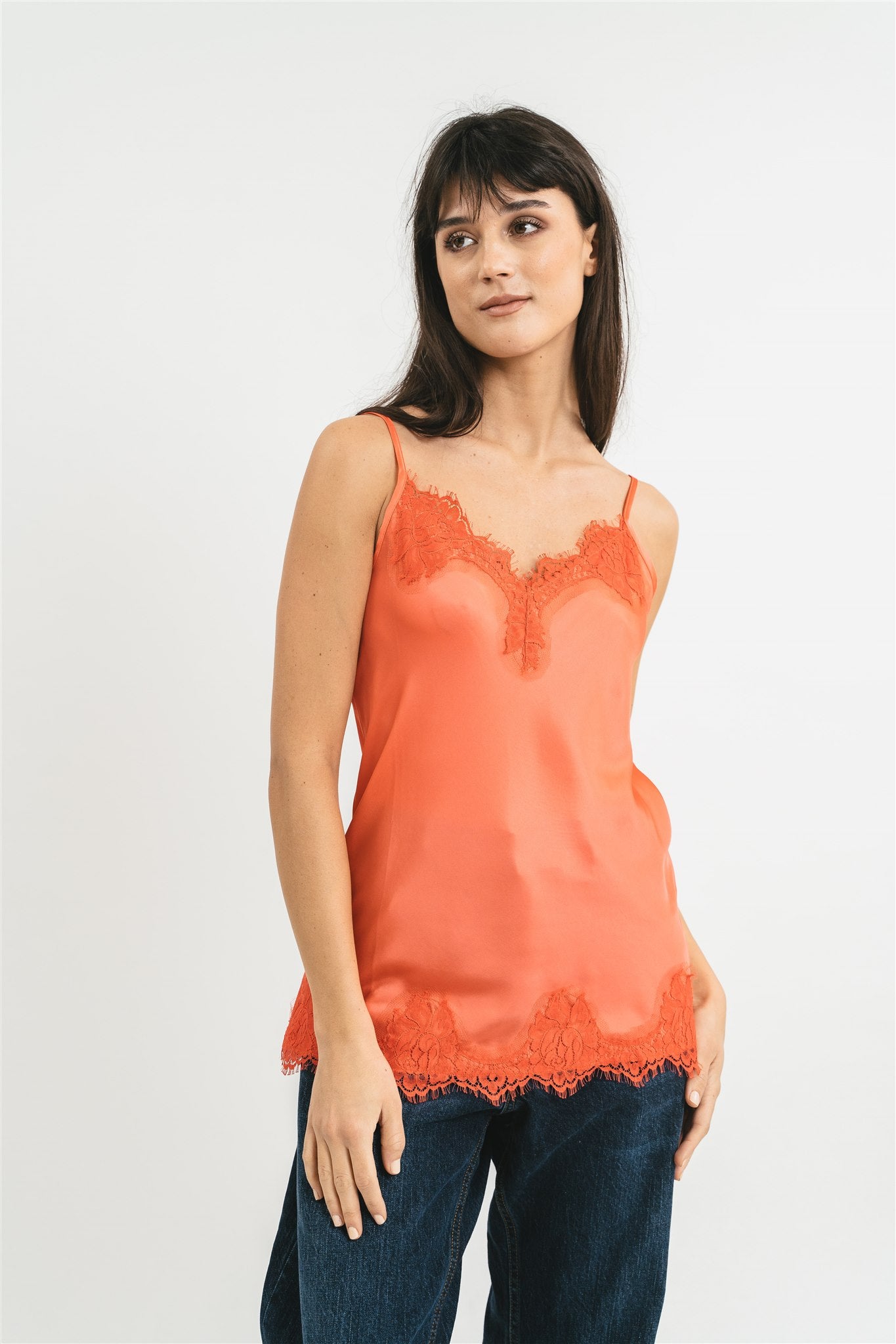 Top con pizzo