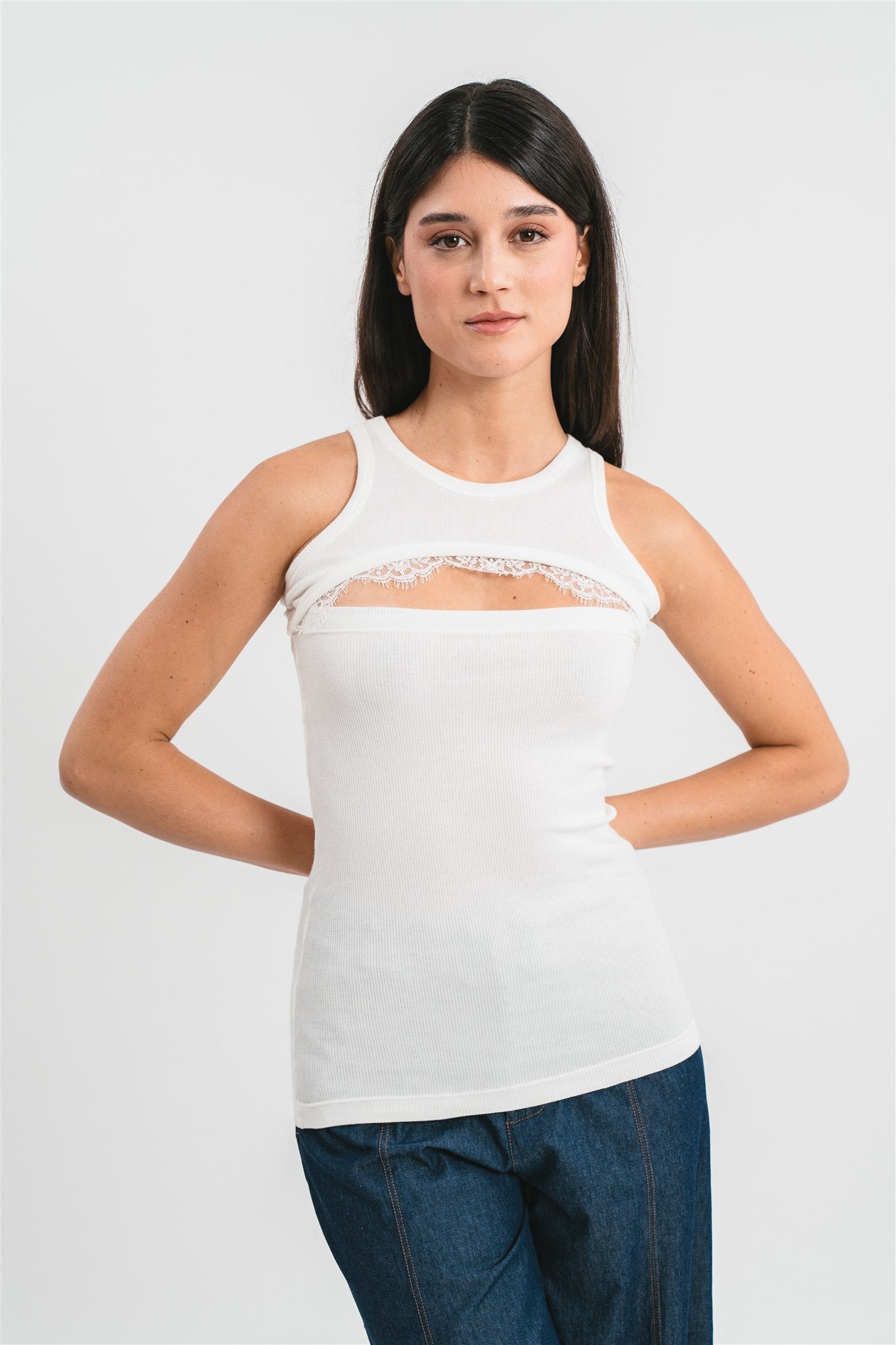 Ribbed tank top with lace details