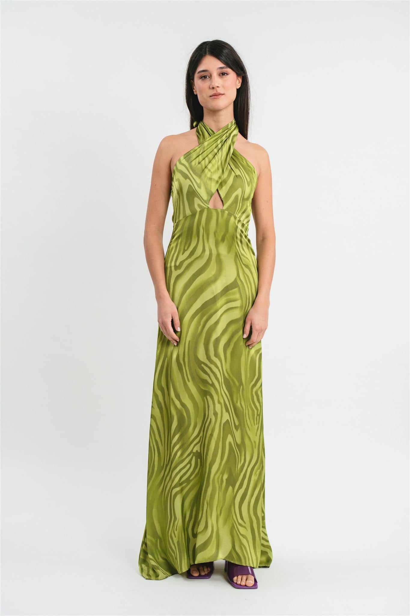 Long dress with crossed bands at the breast, in an optical print