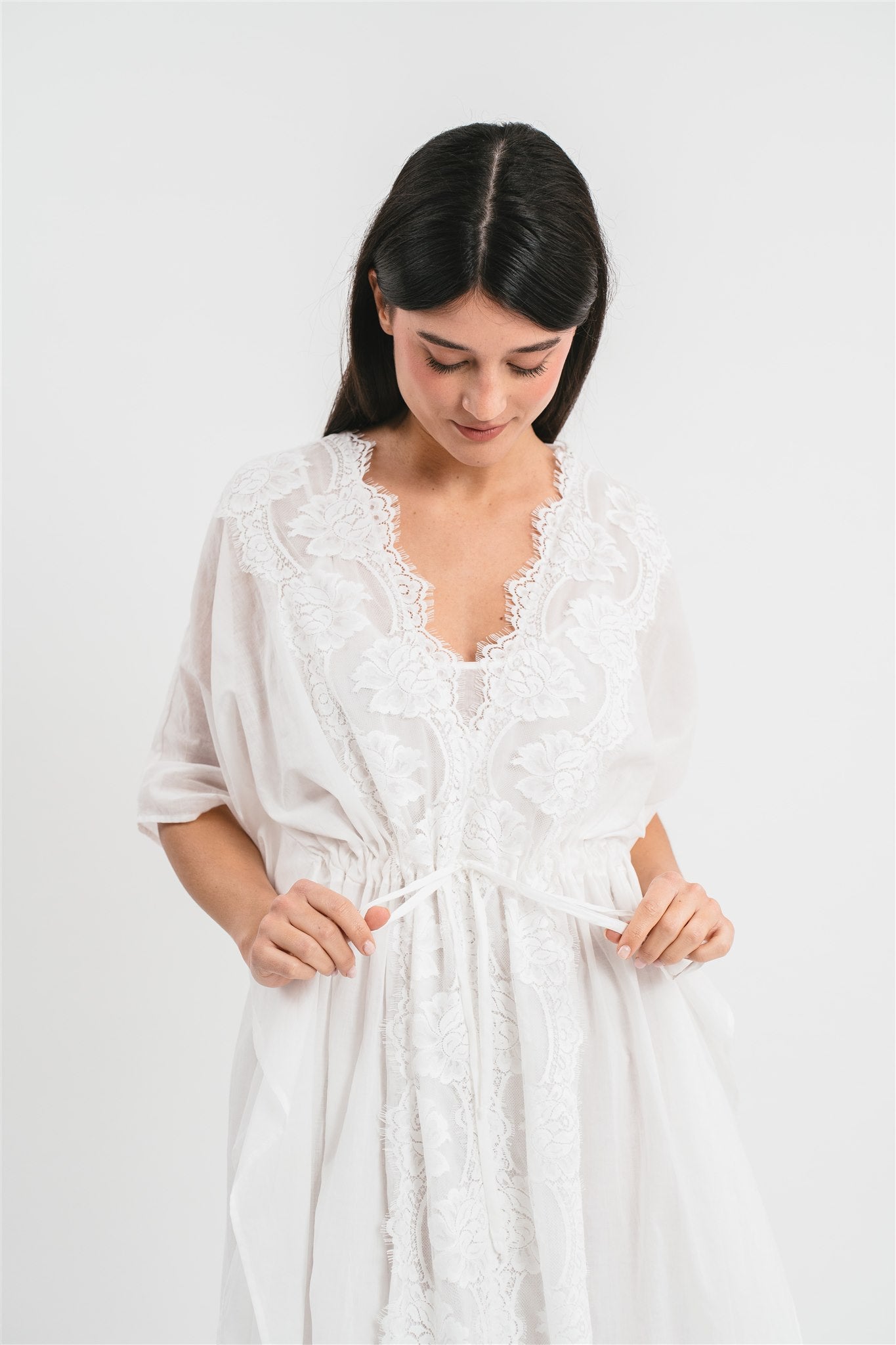 Caftan with lace details