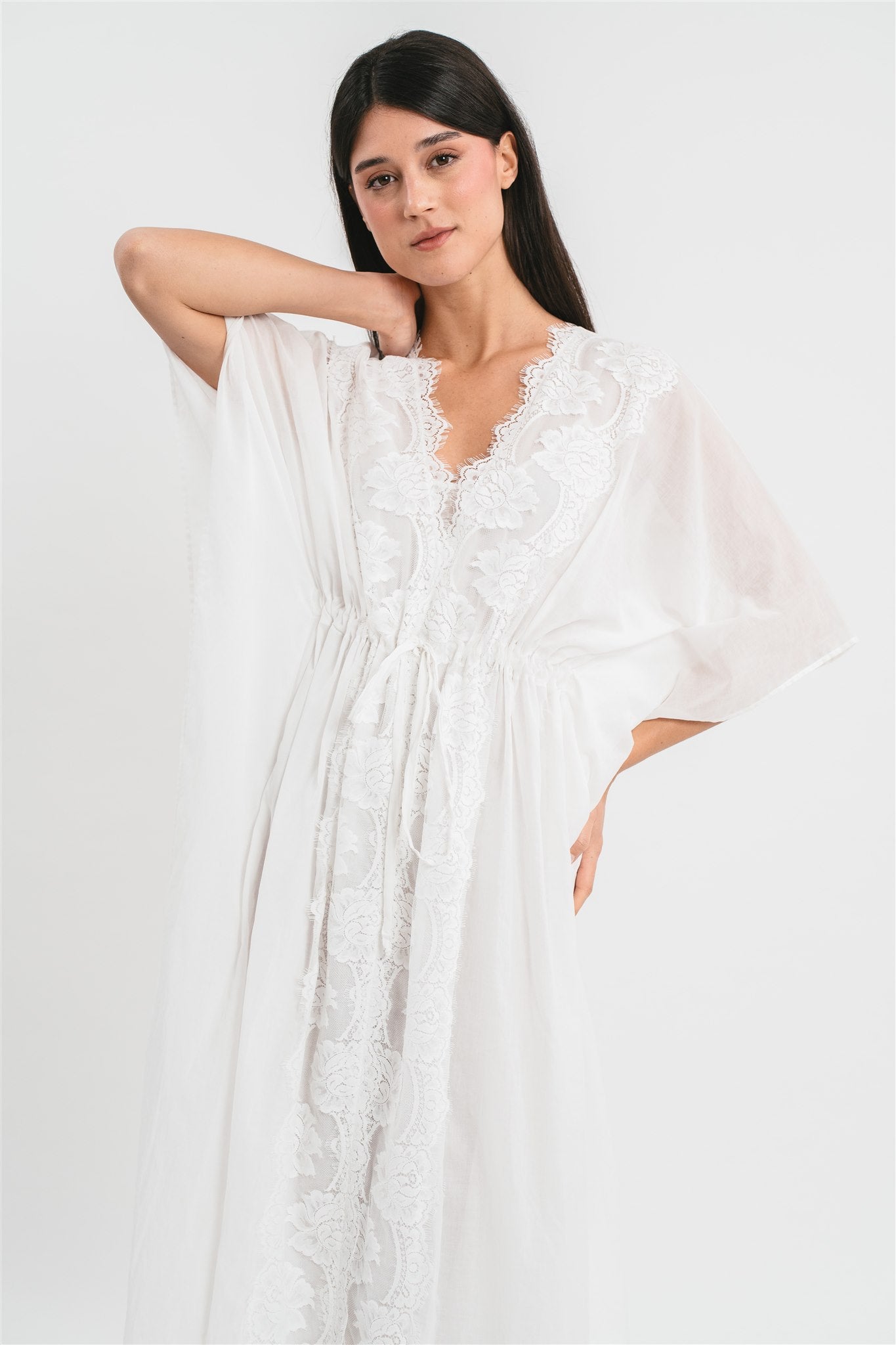 Caftan with lace details