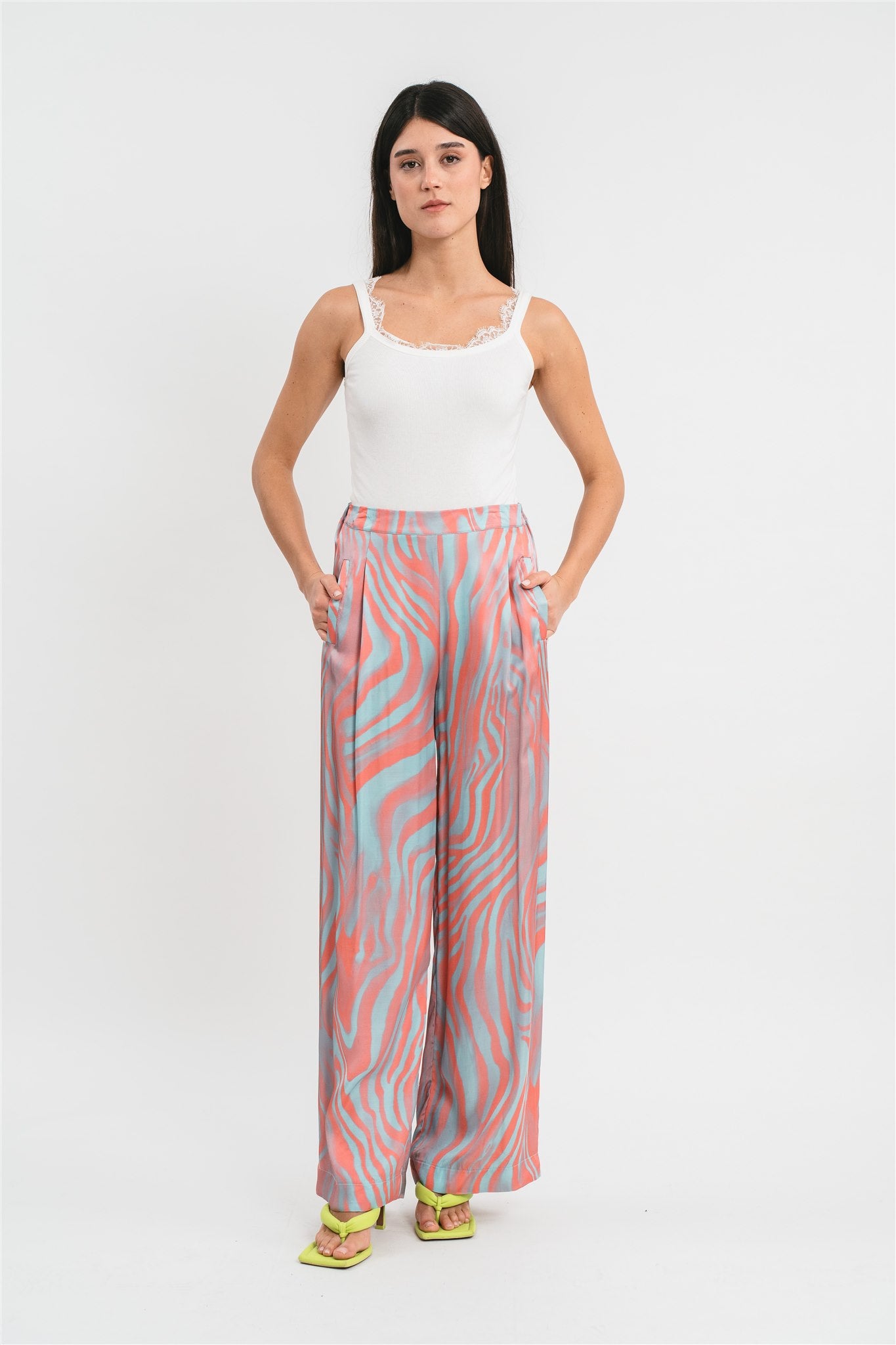 Palazzo trousers in optical print