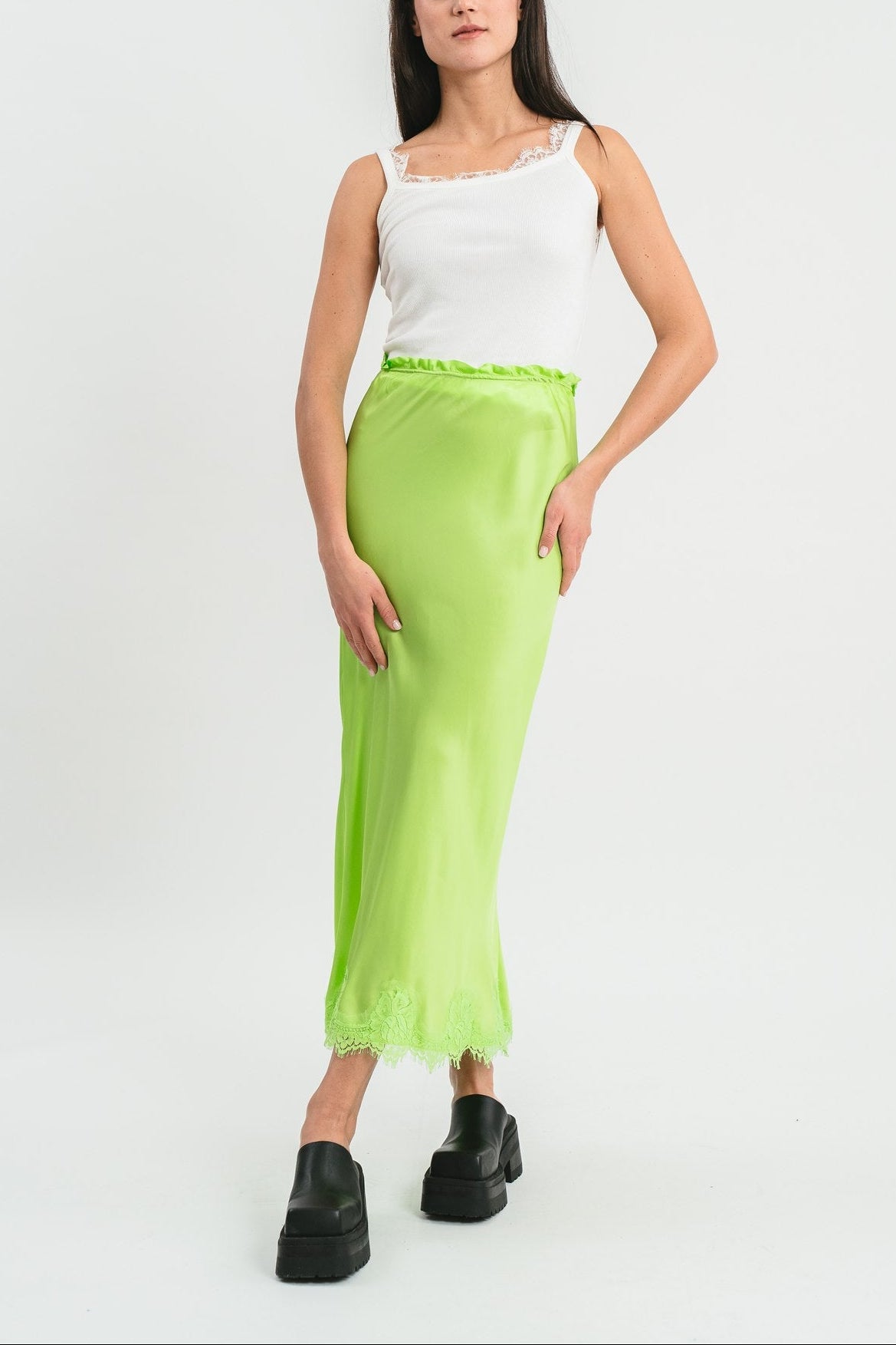 Gonna sirena verde fluo in viscosa elasticizzata con rifiniture in pizzo francese Frontale