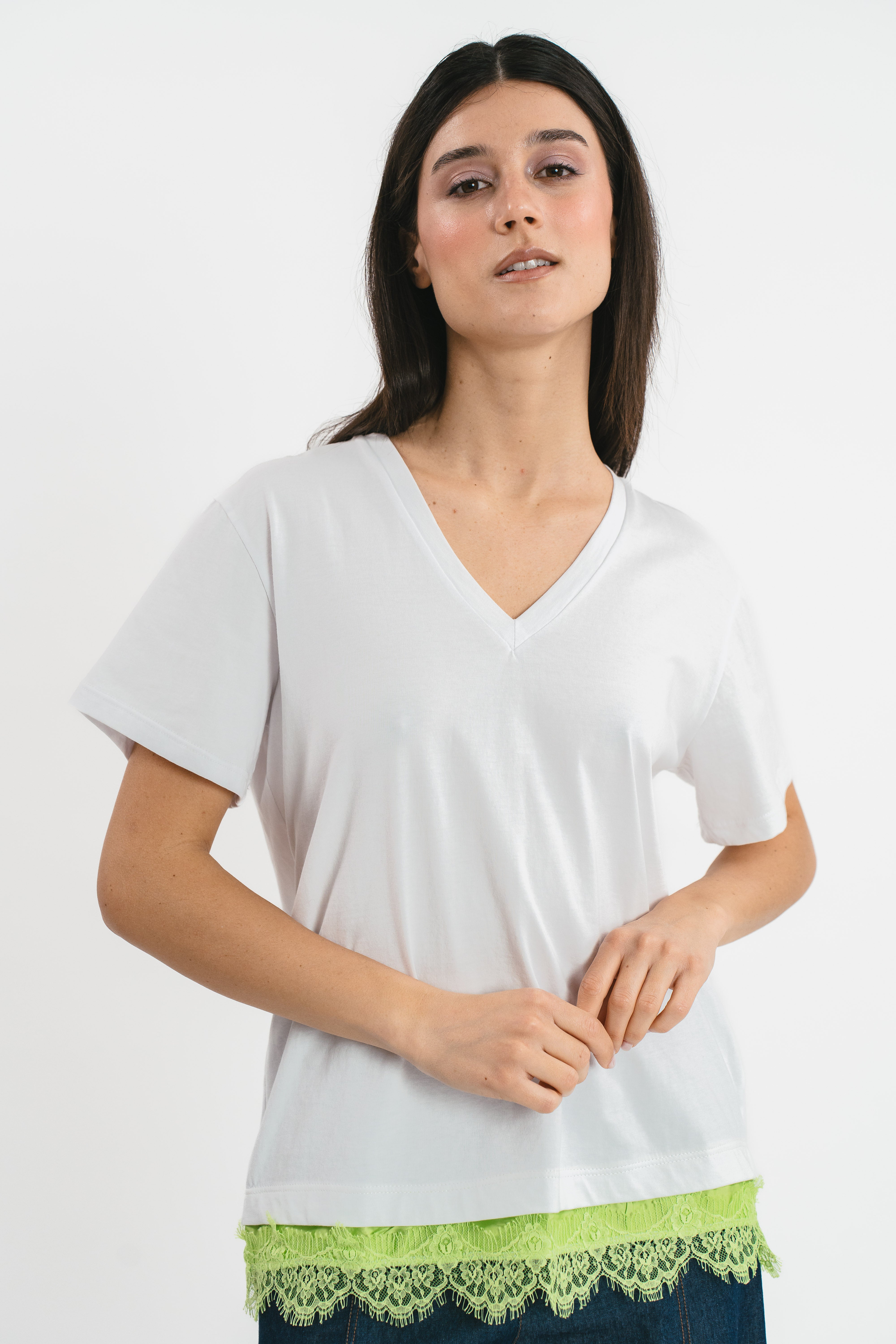 T-shirt with contrasting lace