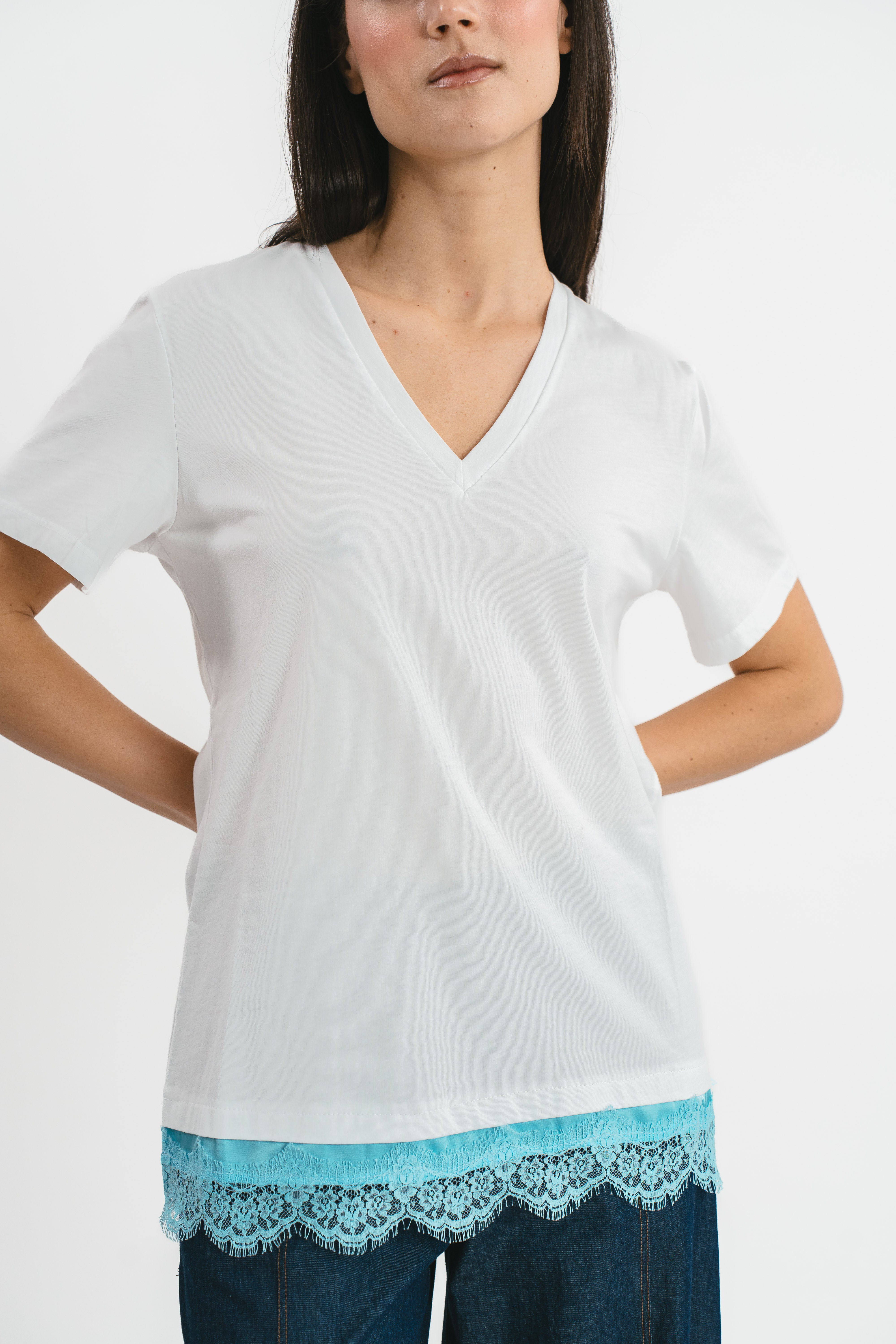 T-shirt with contrasting lace