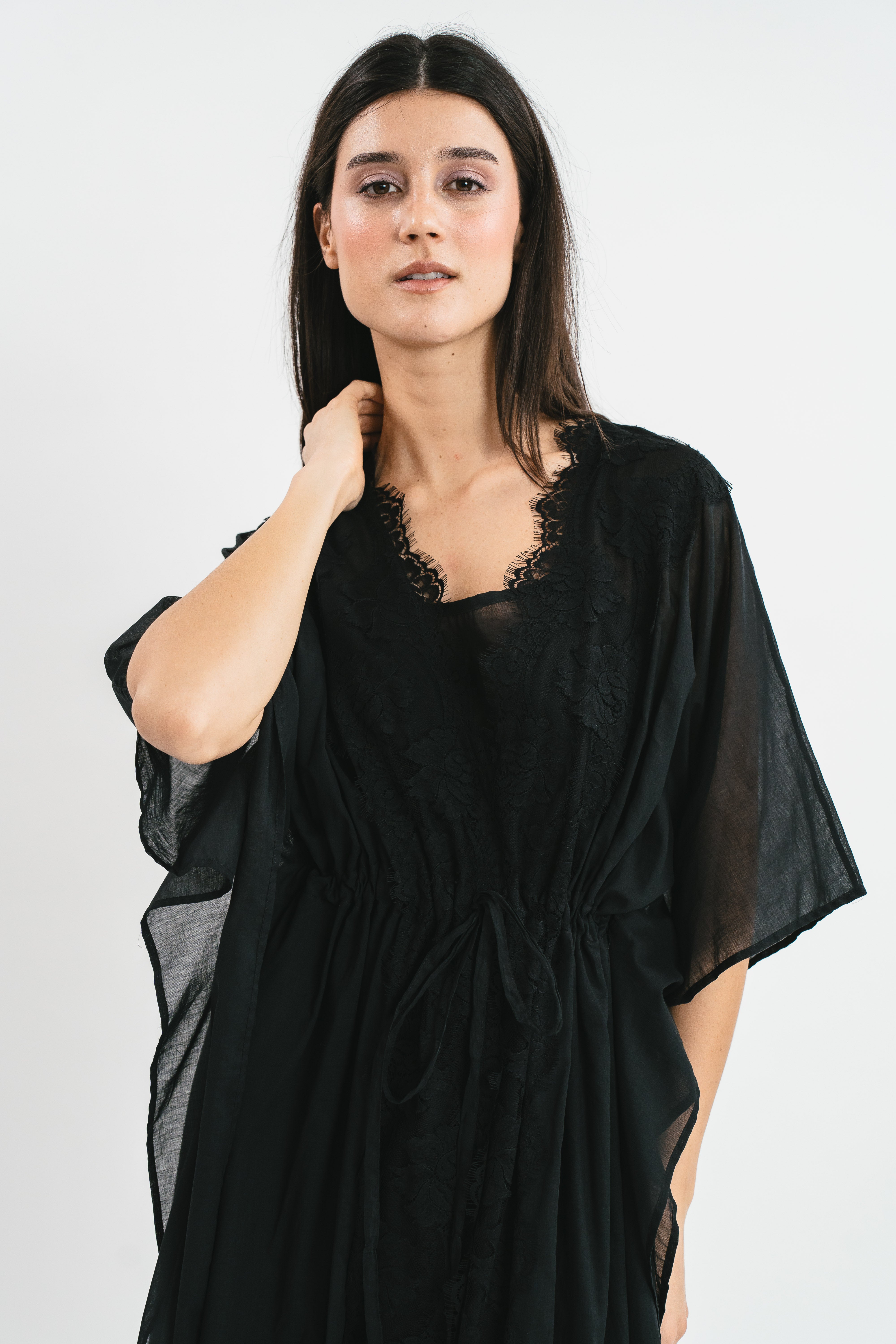 Caftan with lace details