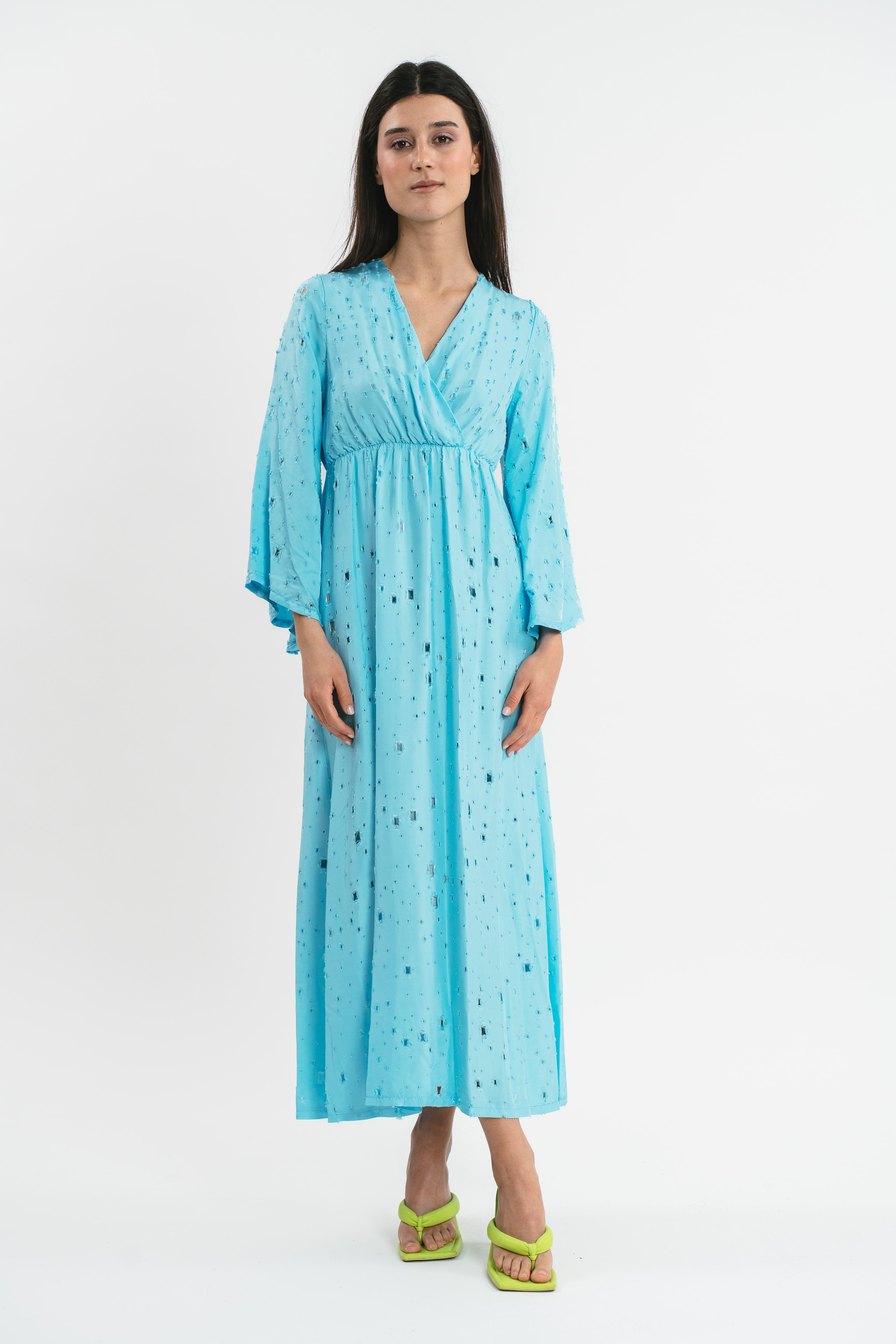 Openwork dress with wide sleeves