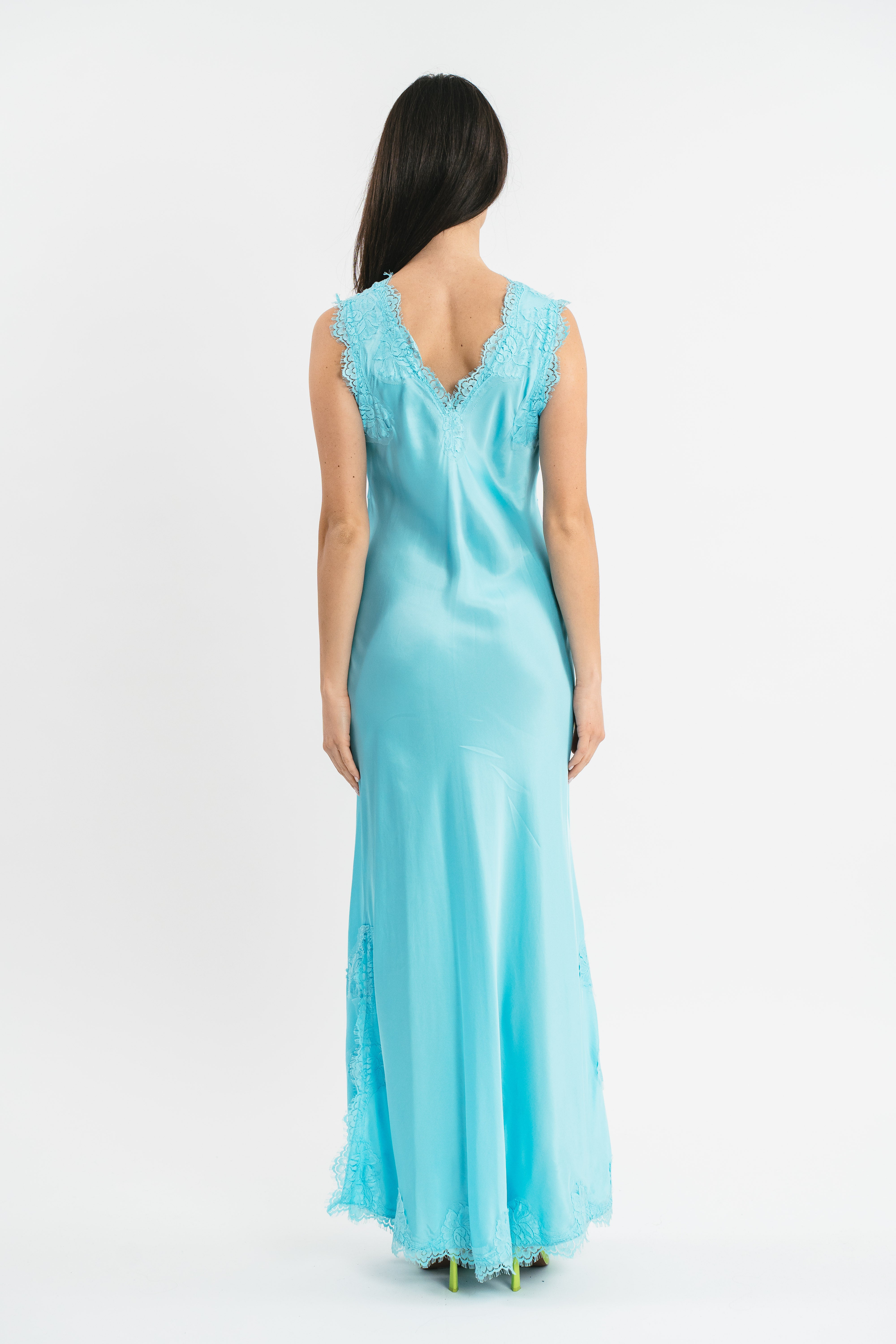 Dress with V-neckline, lace details and side slits