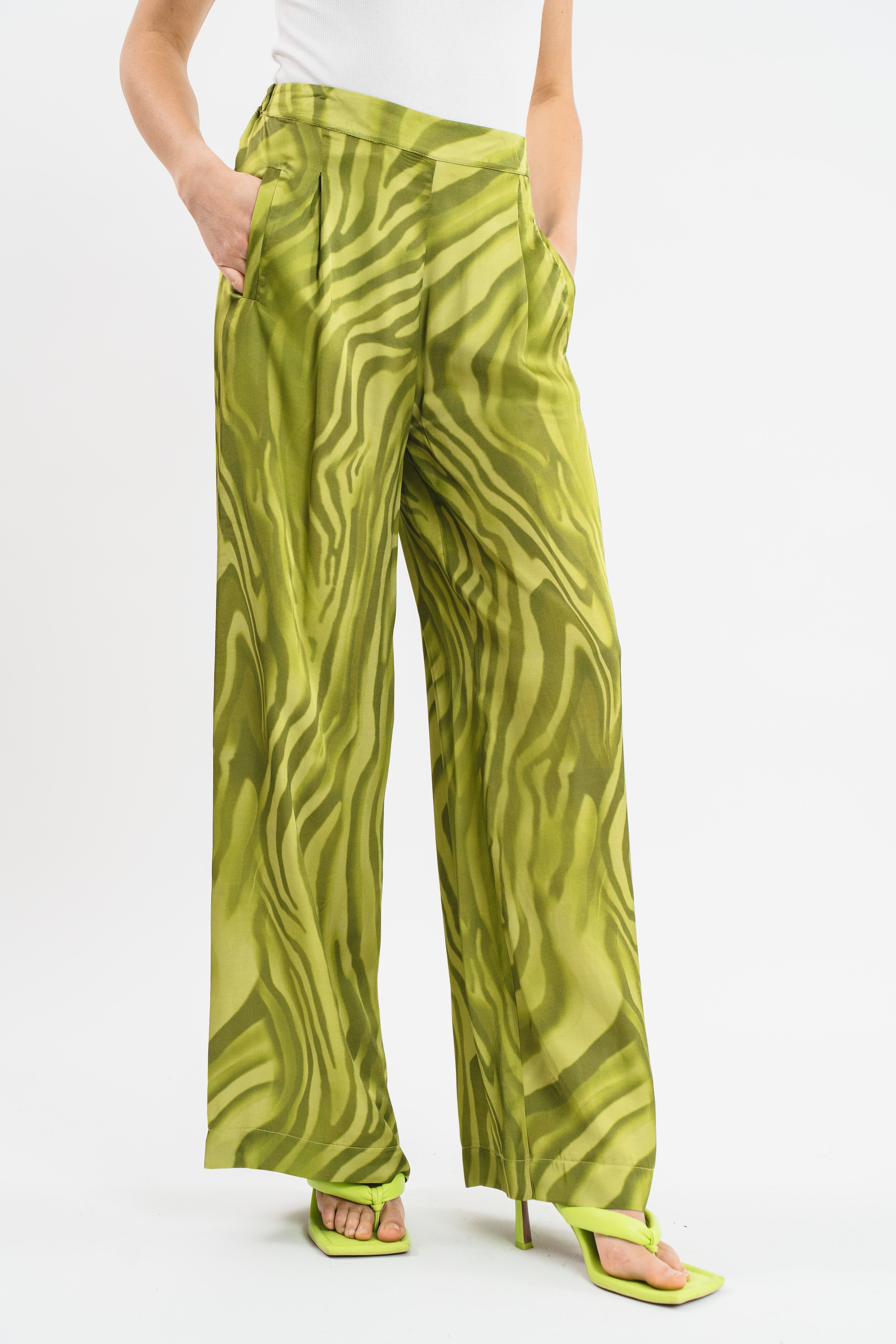 Pantalone palazzo zebrato verde in stampa optical Dettaglio